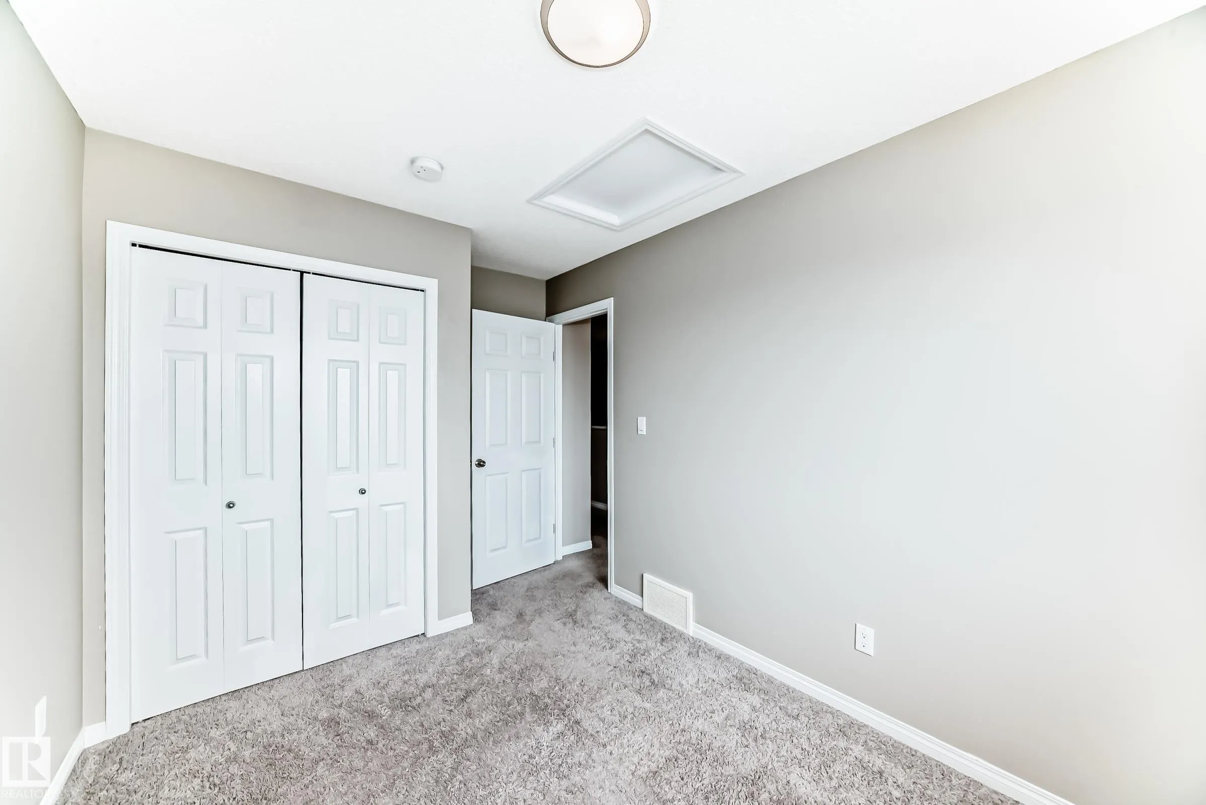 2271 PRICE Lane