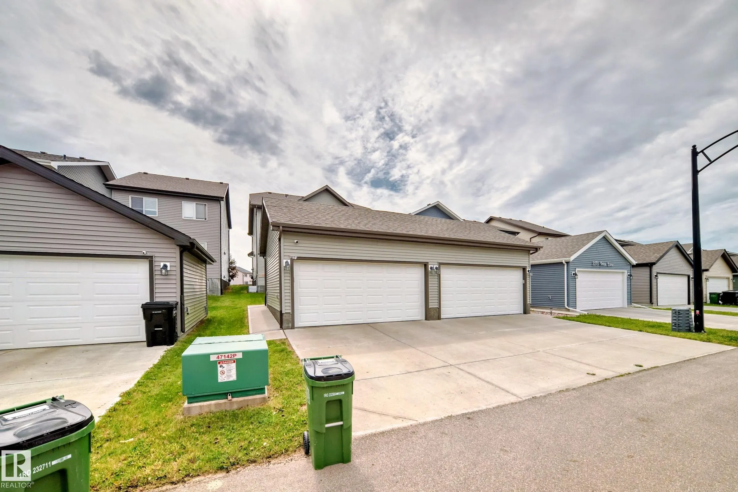 2271 PRICE Lane