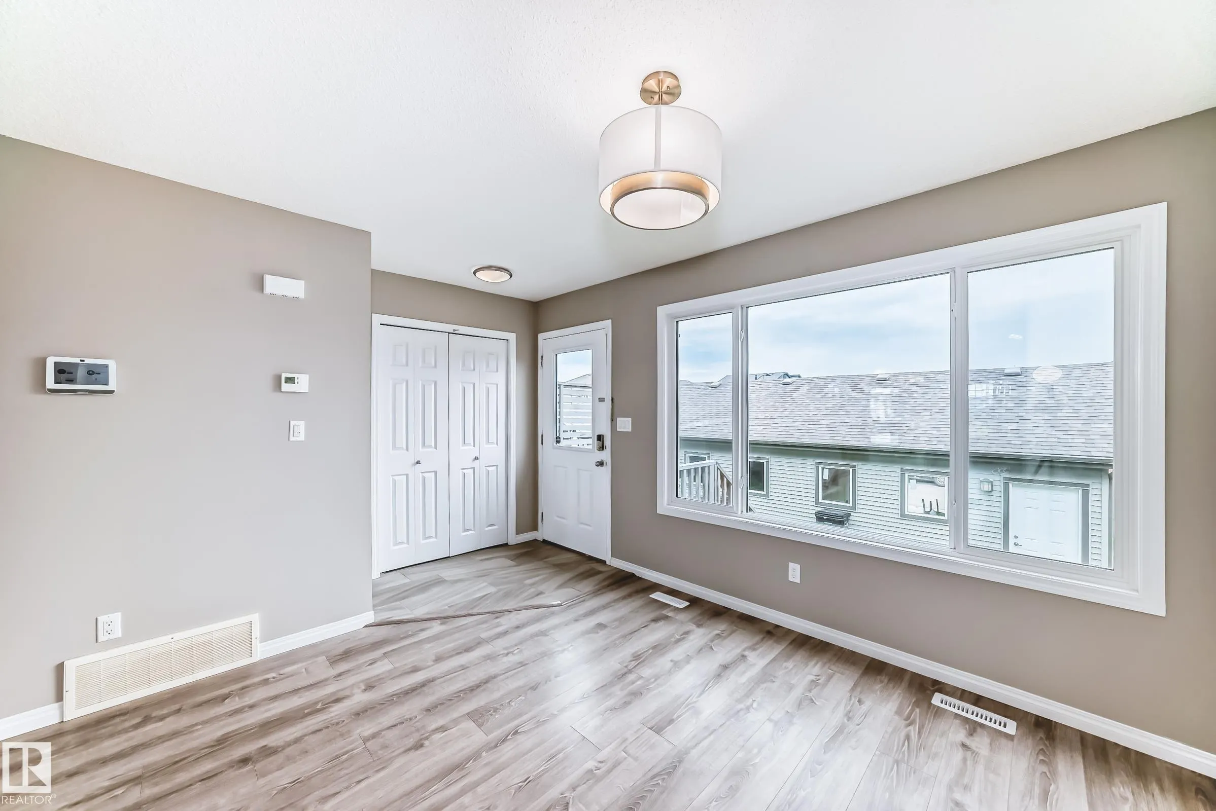 2271 PRICE Lane