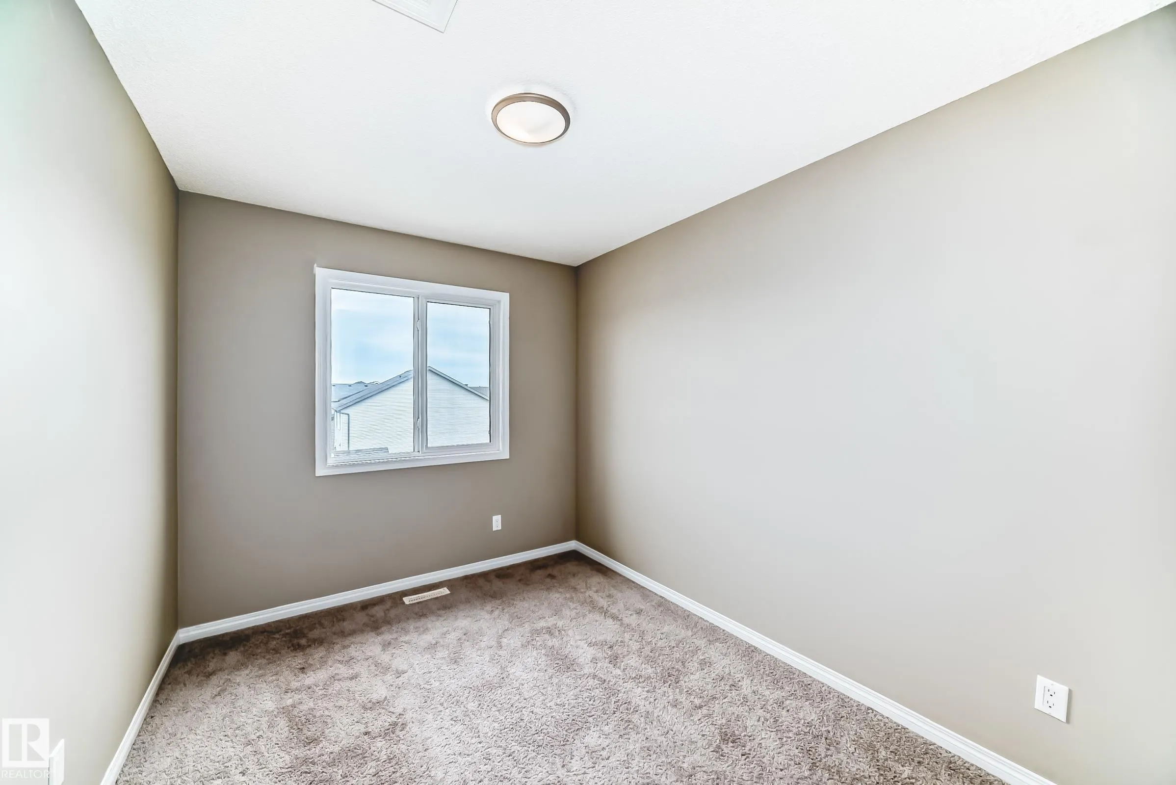 2271 PRICE Lane