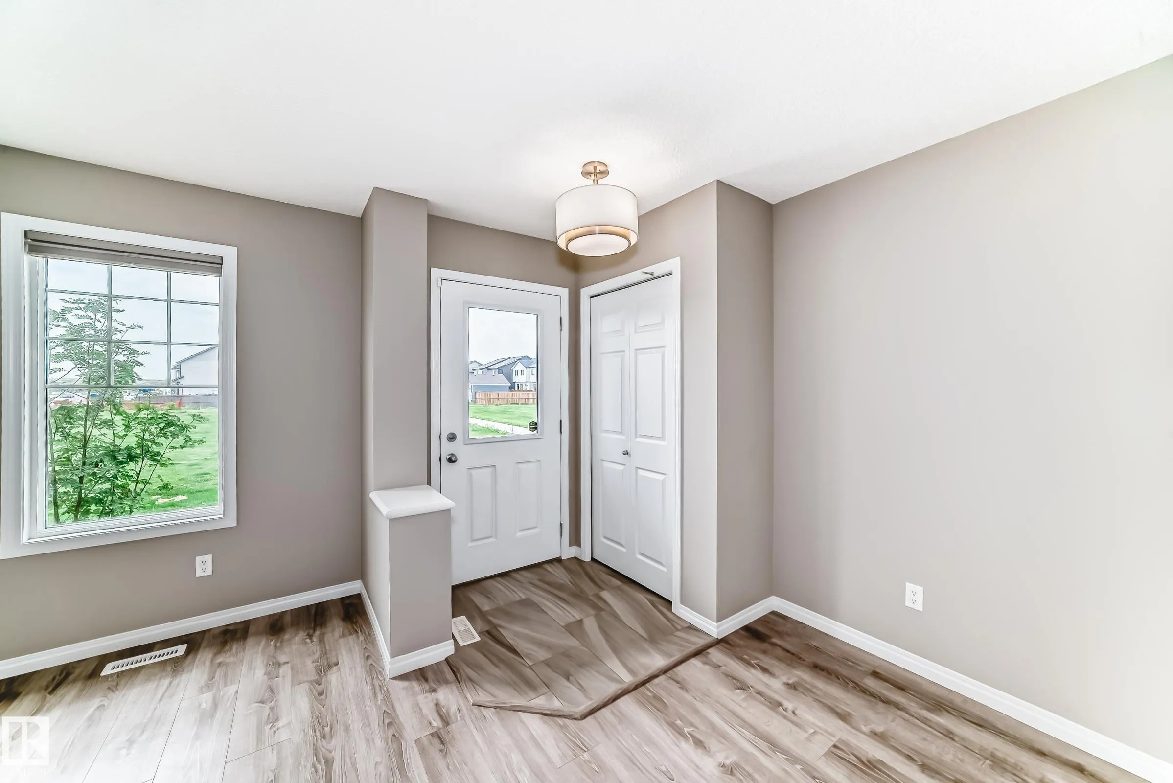 2271 PRICE Lane