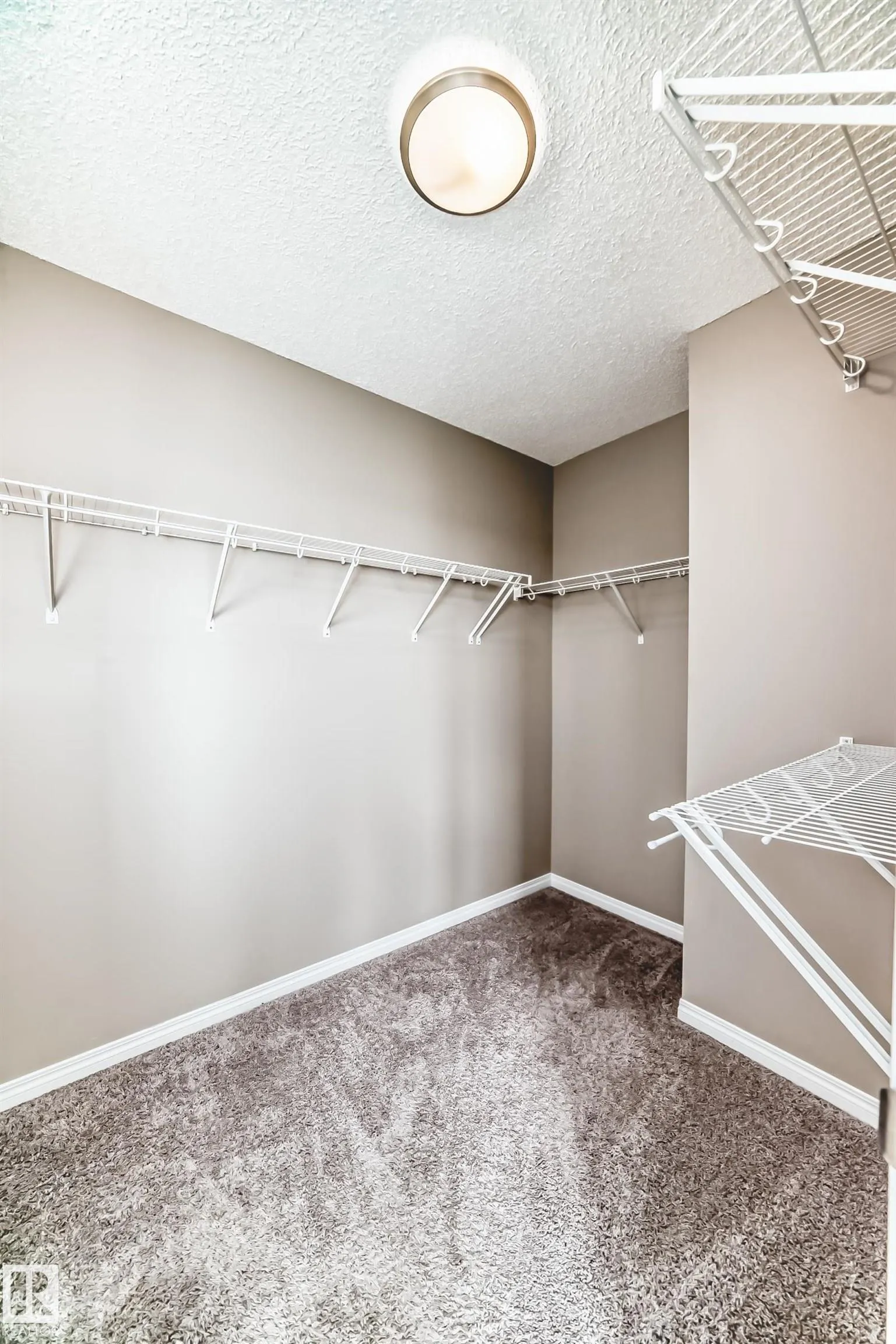 2271 PRICE Lane