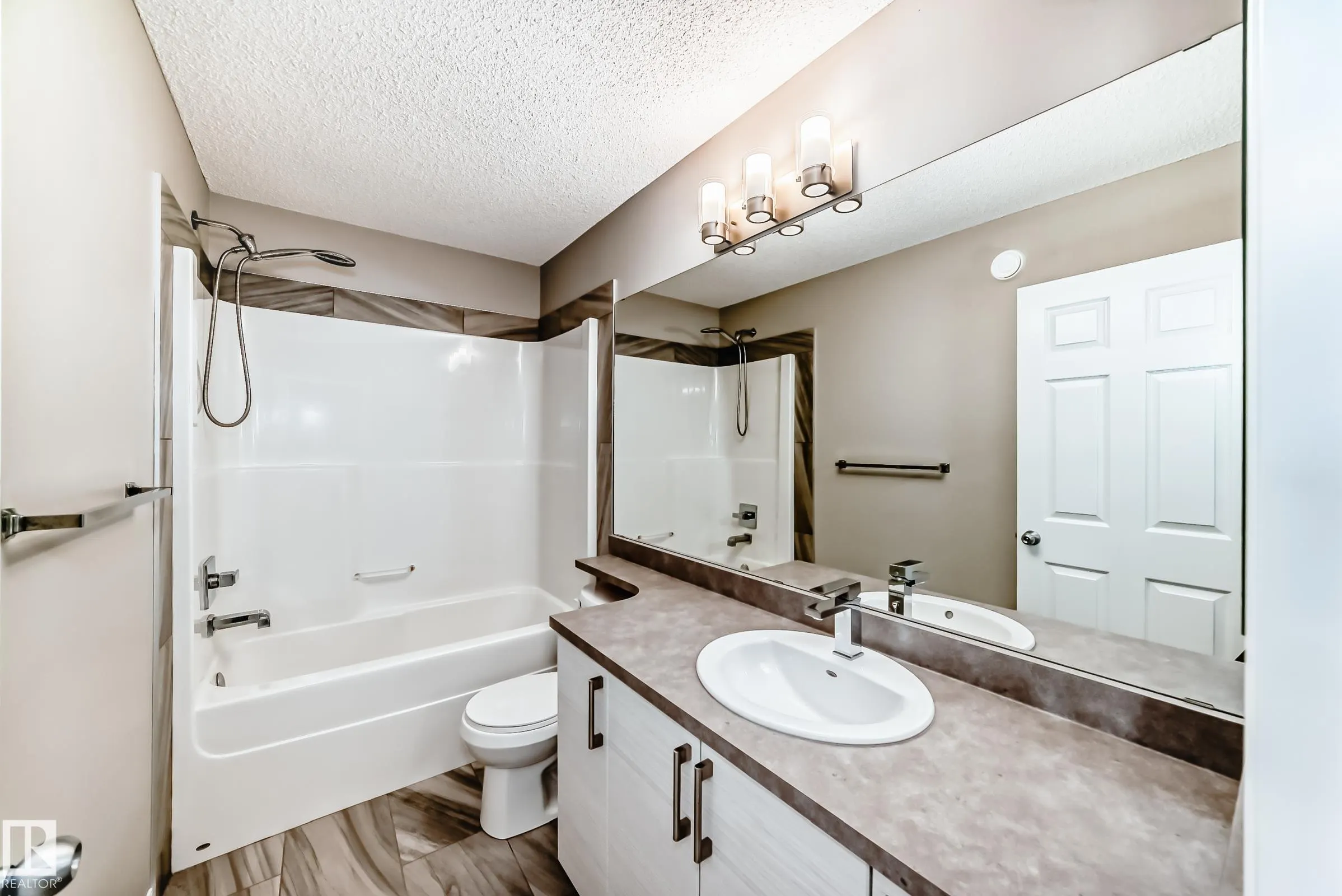 2271 PRICE Lane