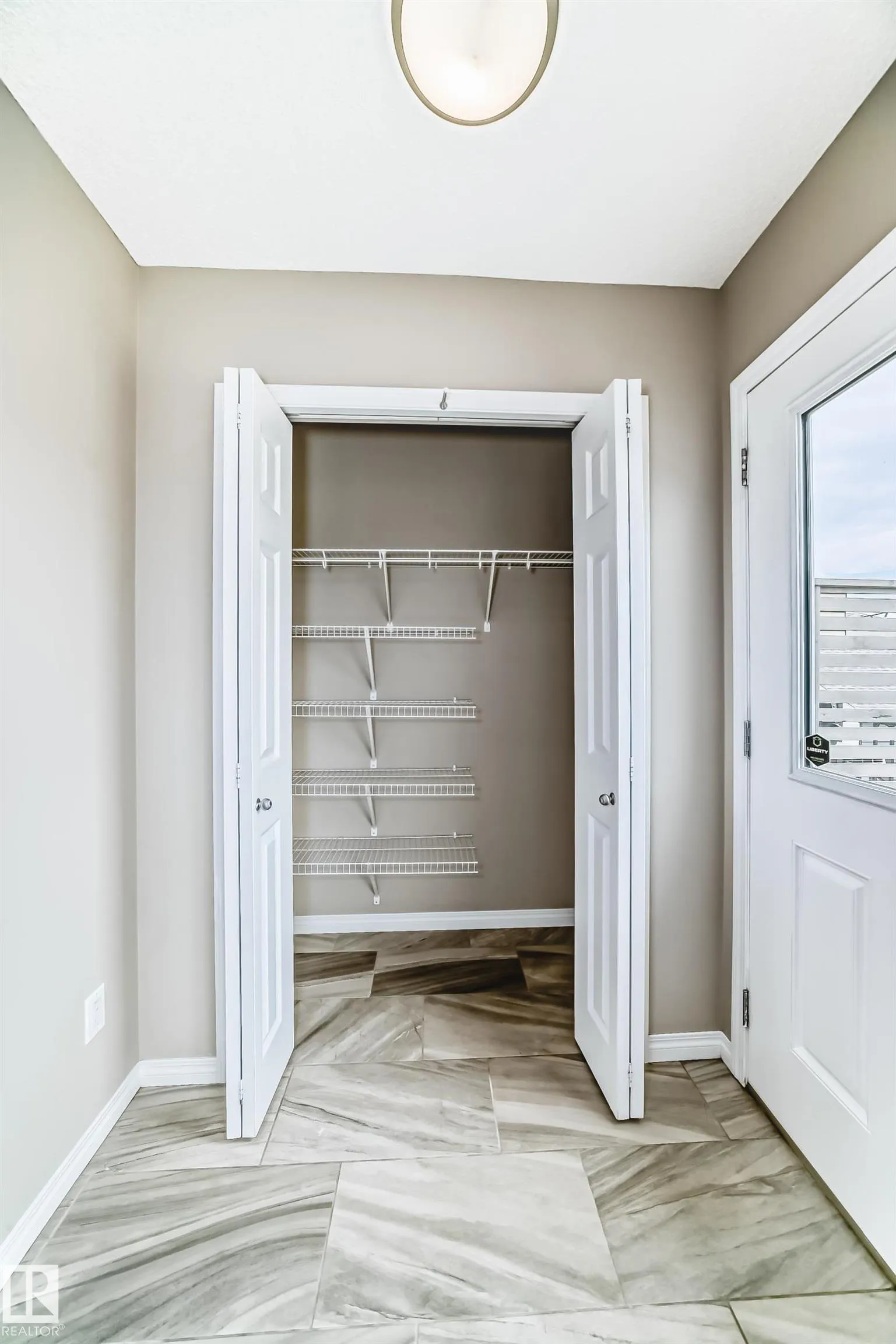 2271 PRICE Lane