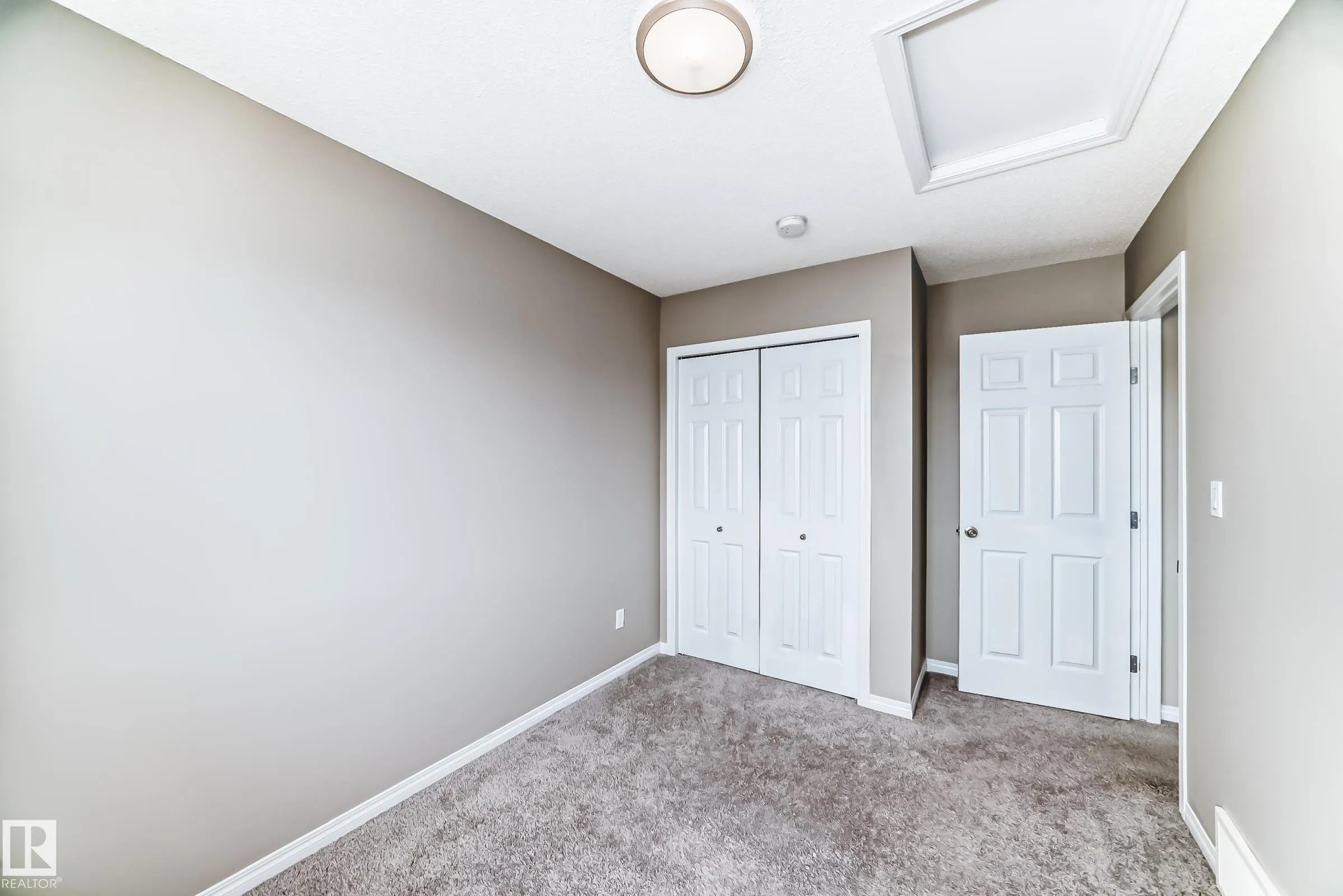 2271 PRICE Lane