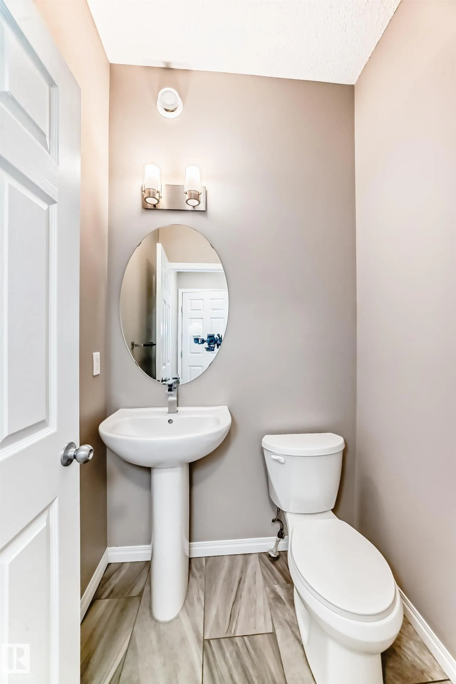 2271 PRICE Lane