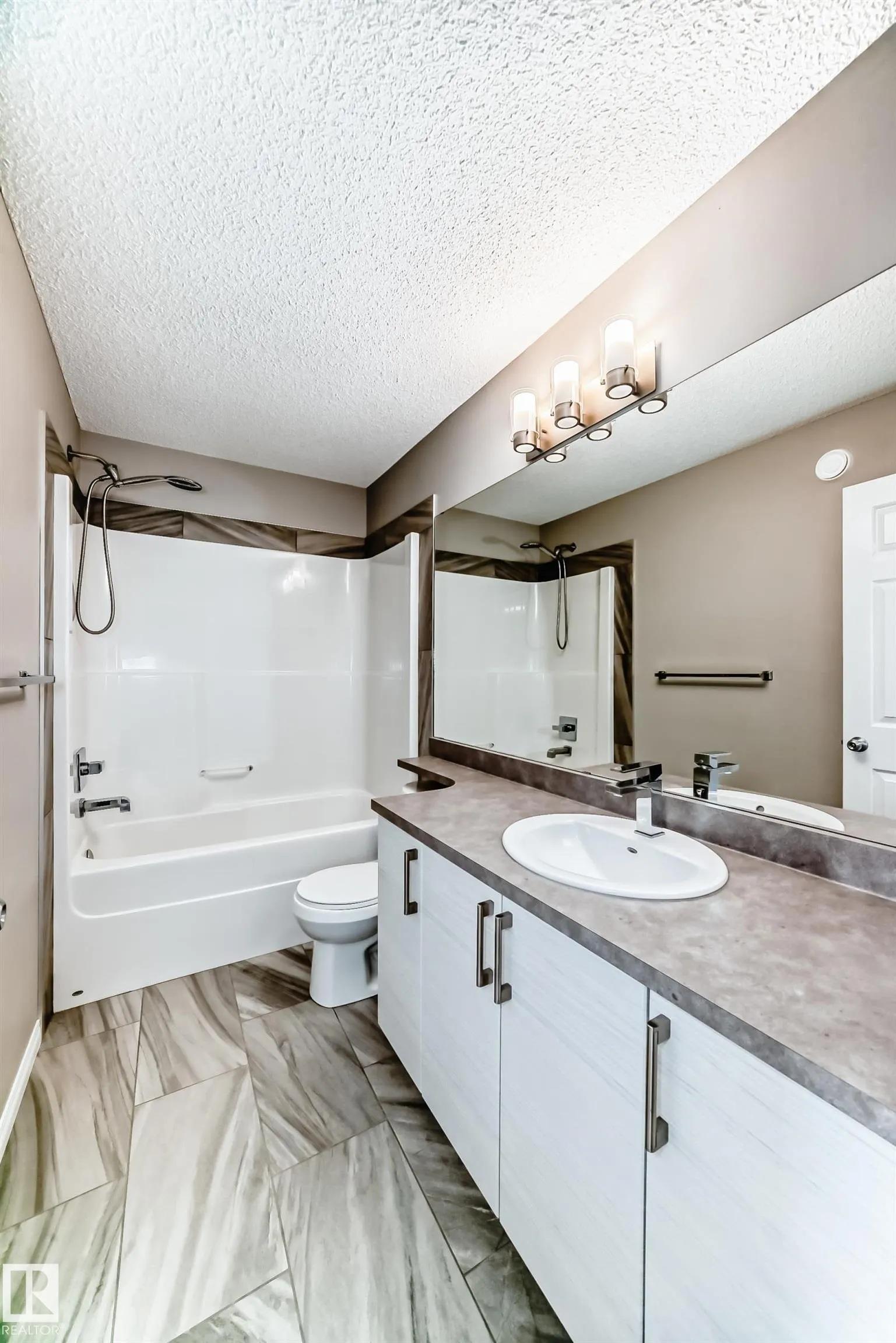 2271 PRICE Lane