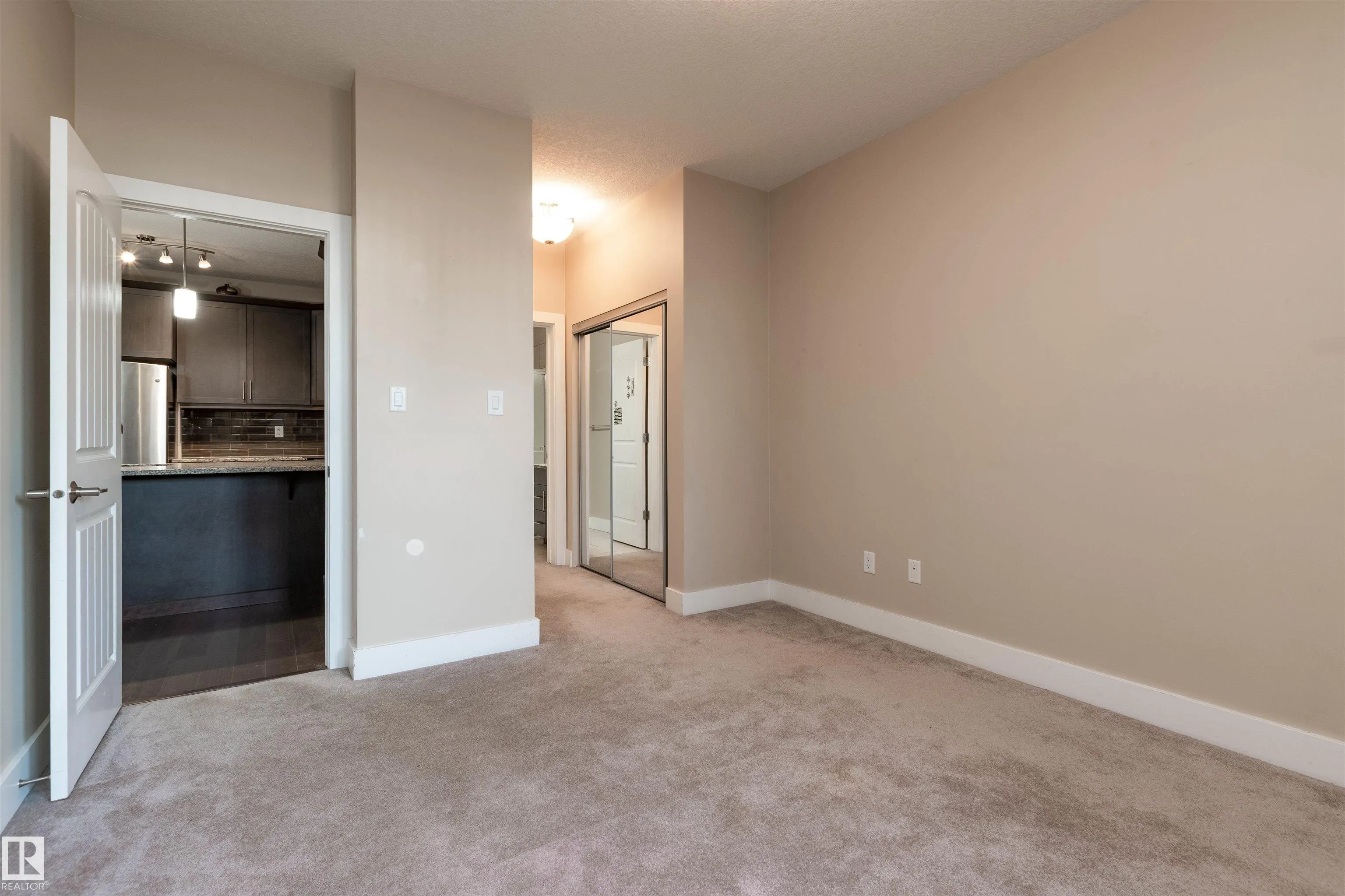 6079 MAYNARD Way