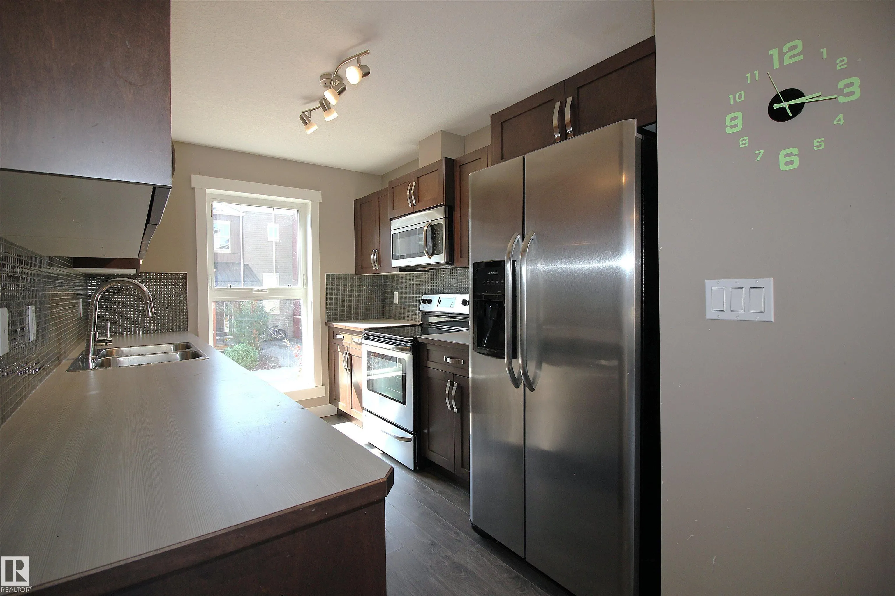 401 SOUTHFORK Drive