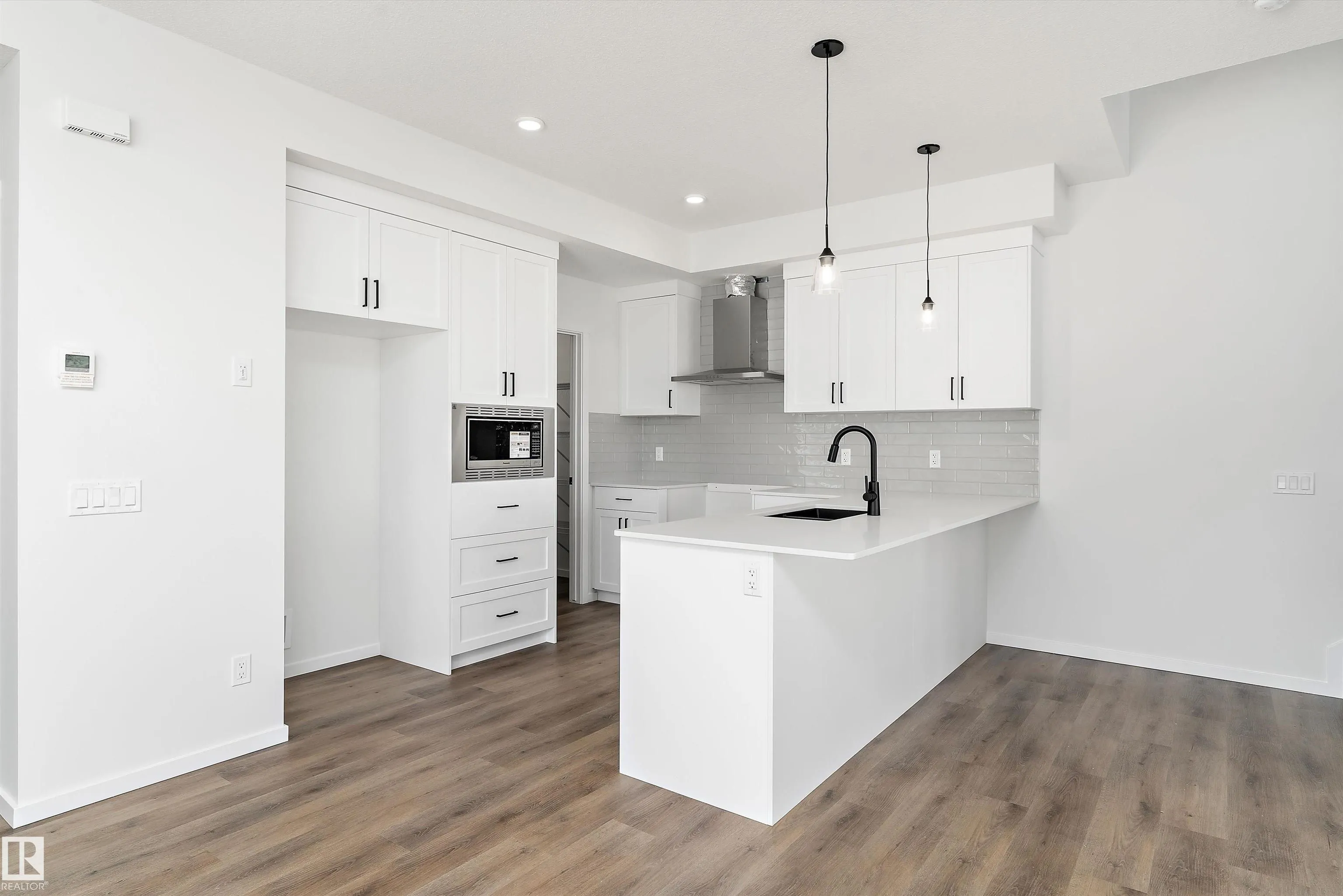 1113 Cristall Crescent