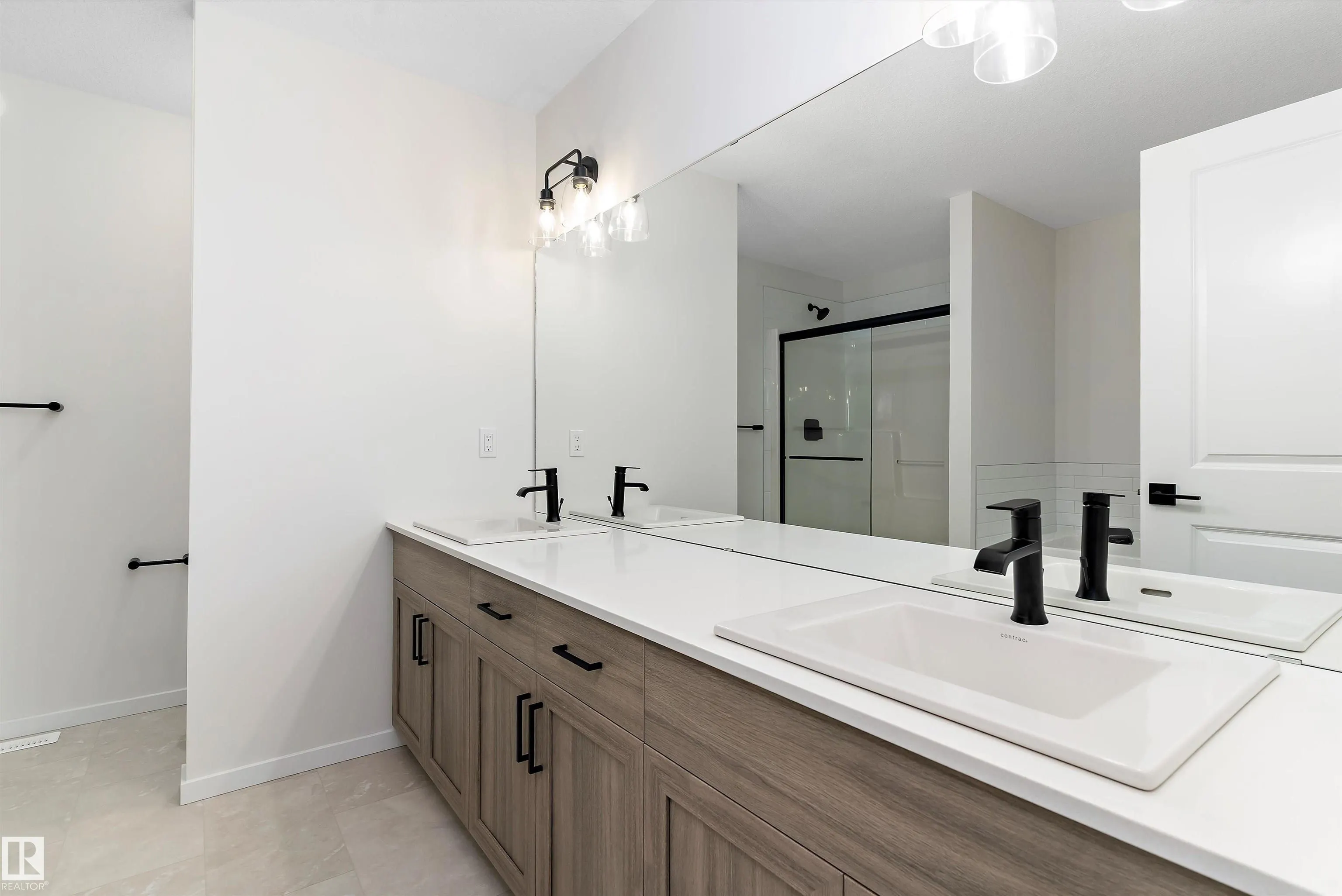 1113 Cristall Crescent
