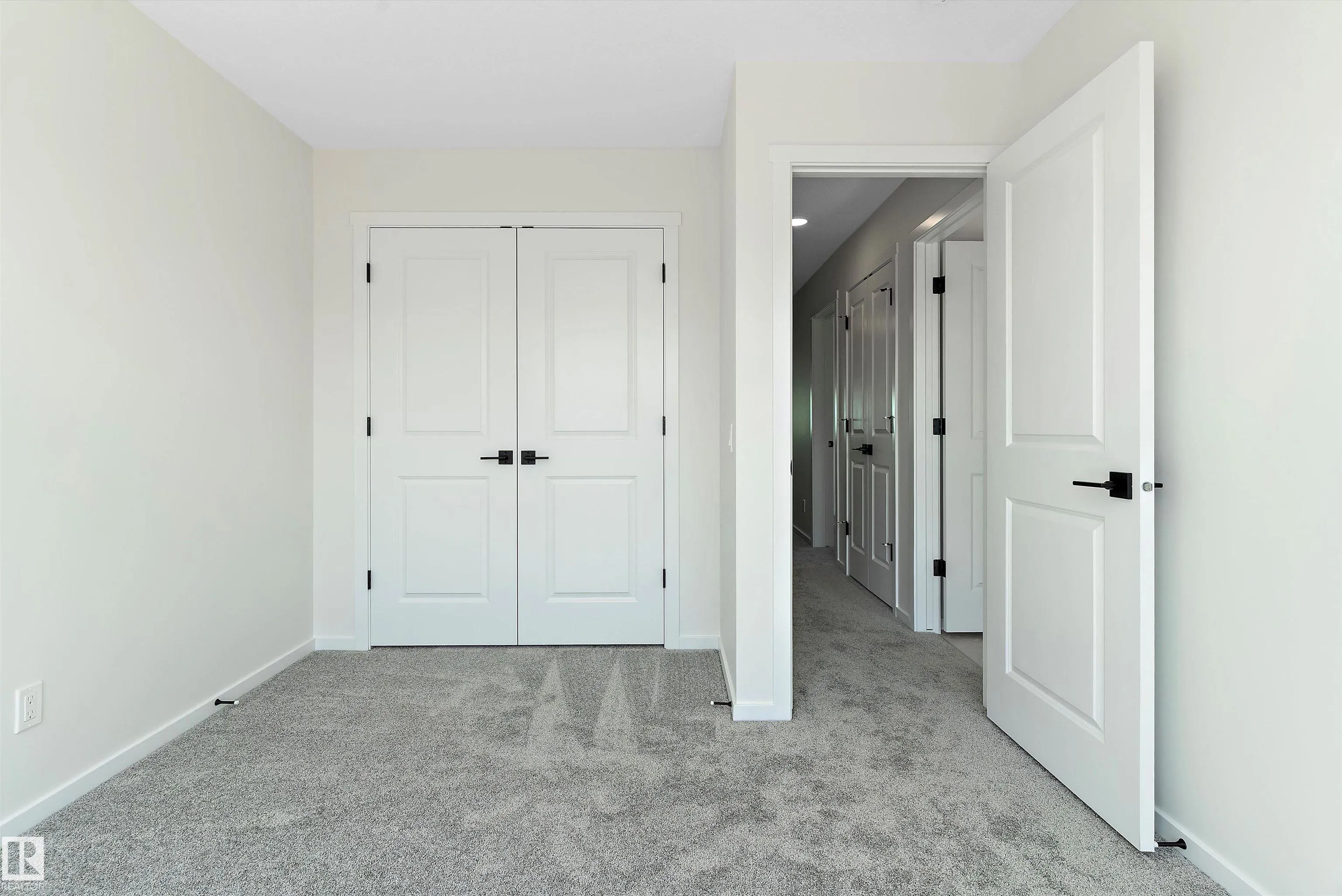 1113 Cristall Crescent