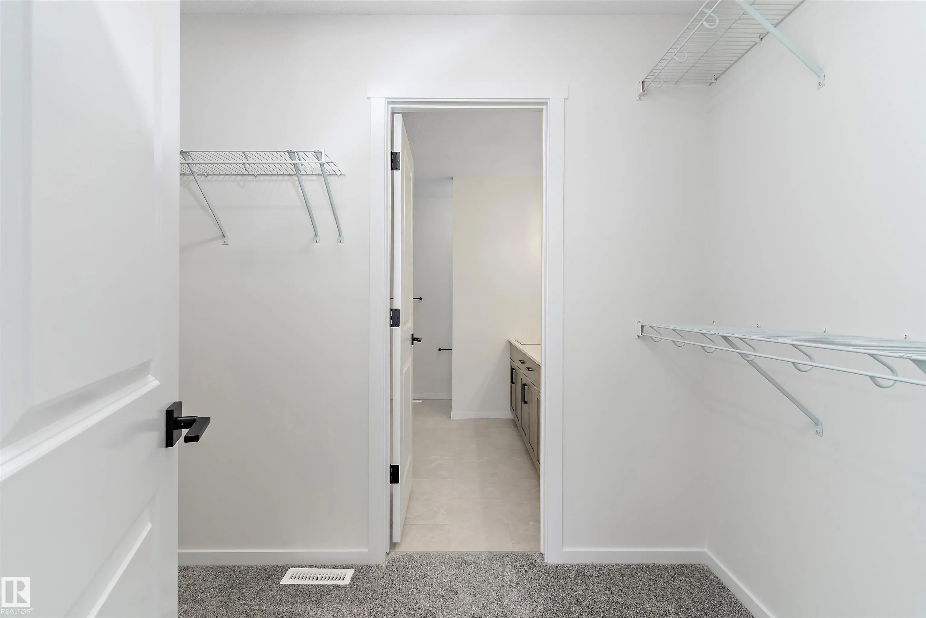 1113 Cristall Crescent