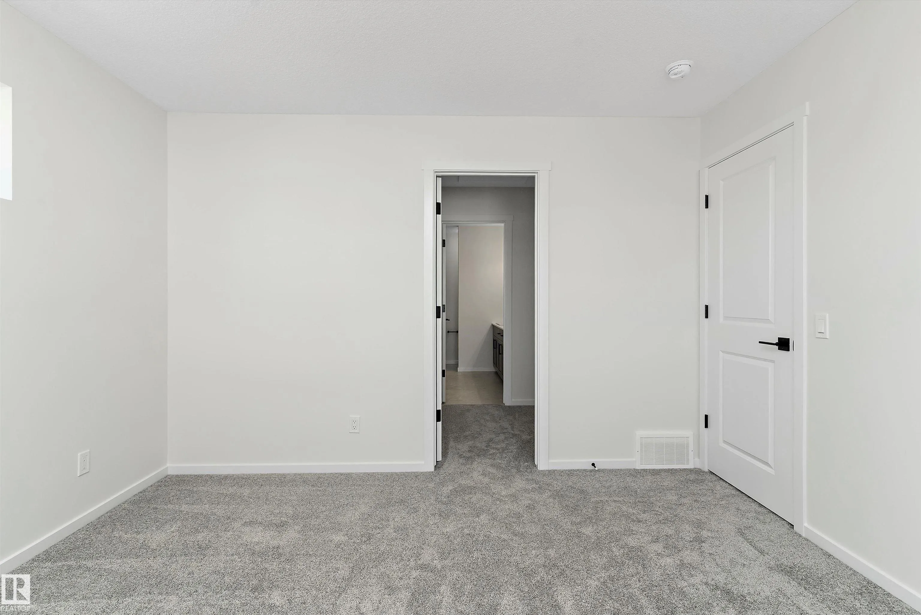 1113 Cristall Crescent