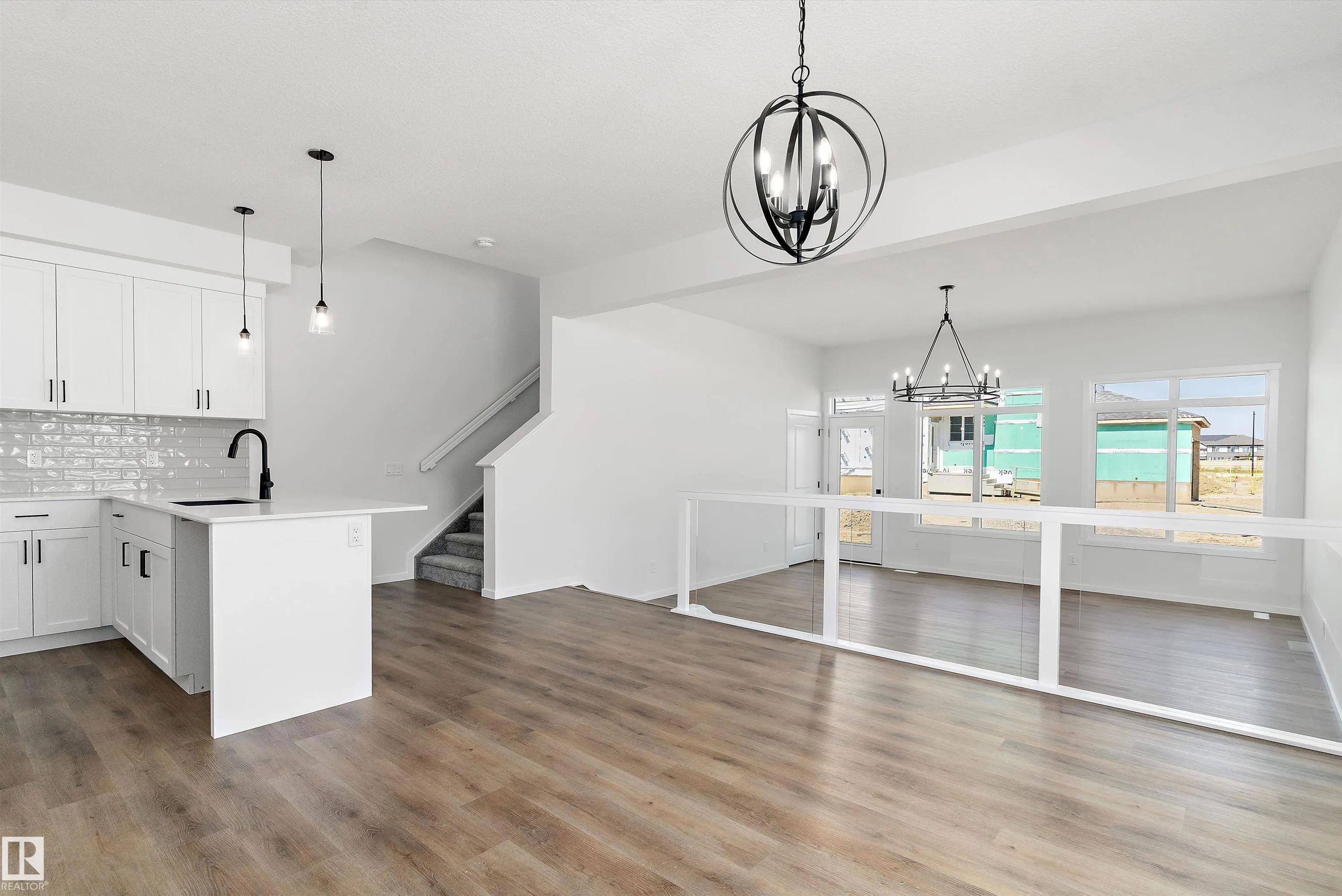 1113 Cristall Crescent