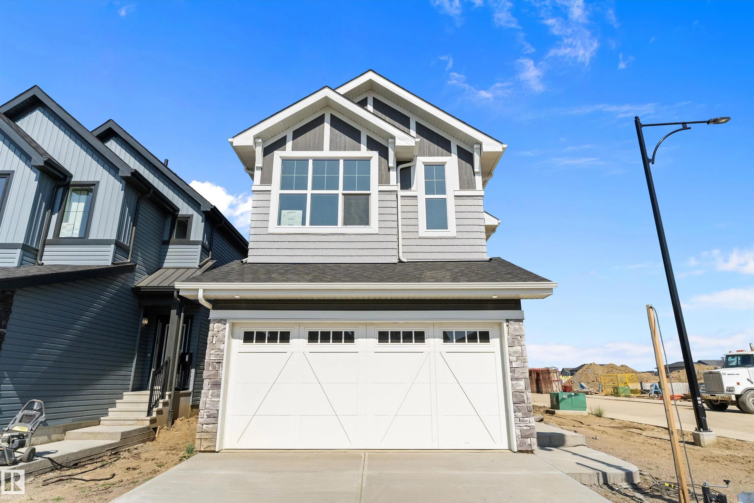 1113 Cristall Crescent