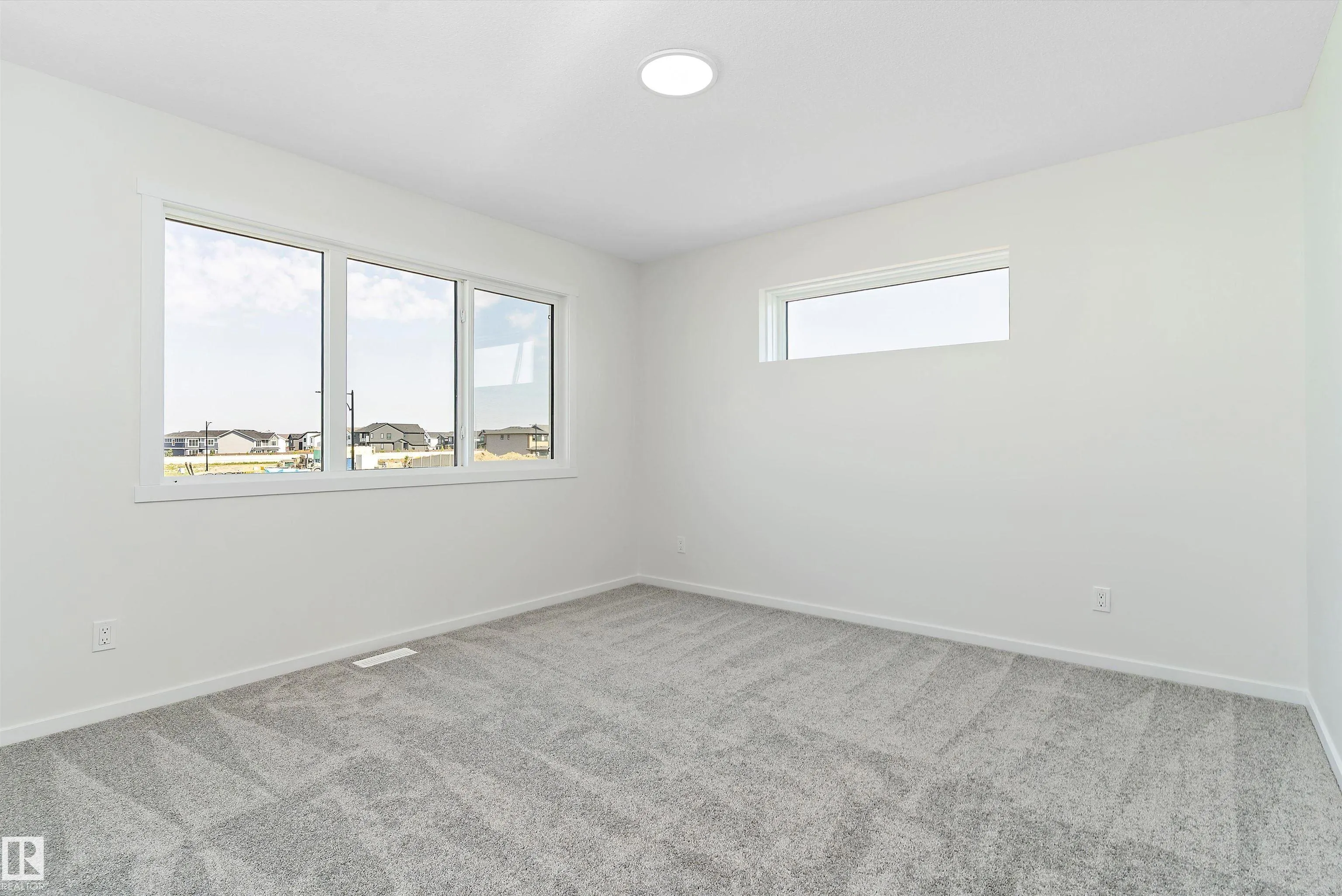 1113 Cristall Crescent