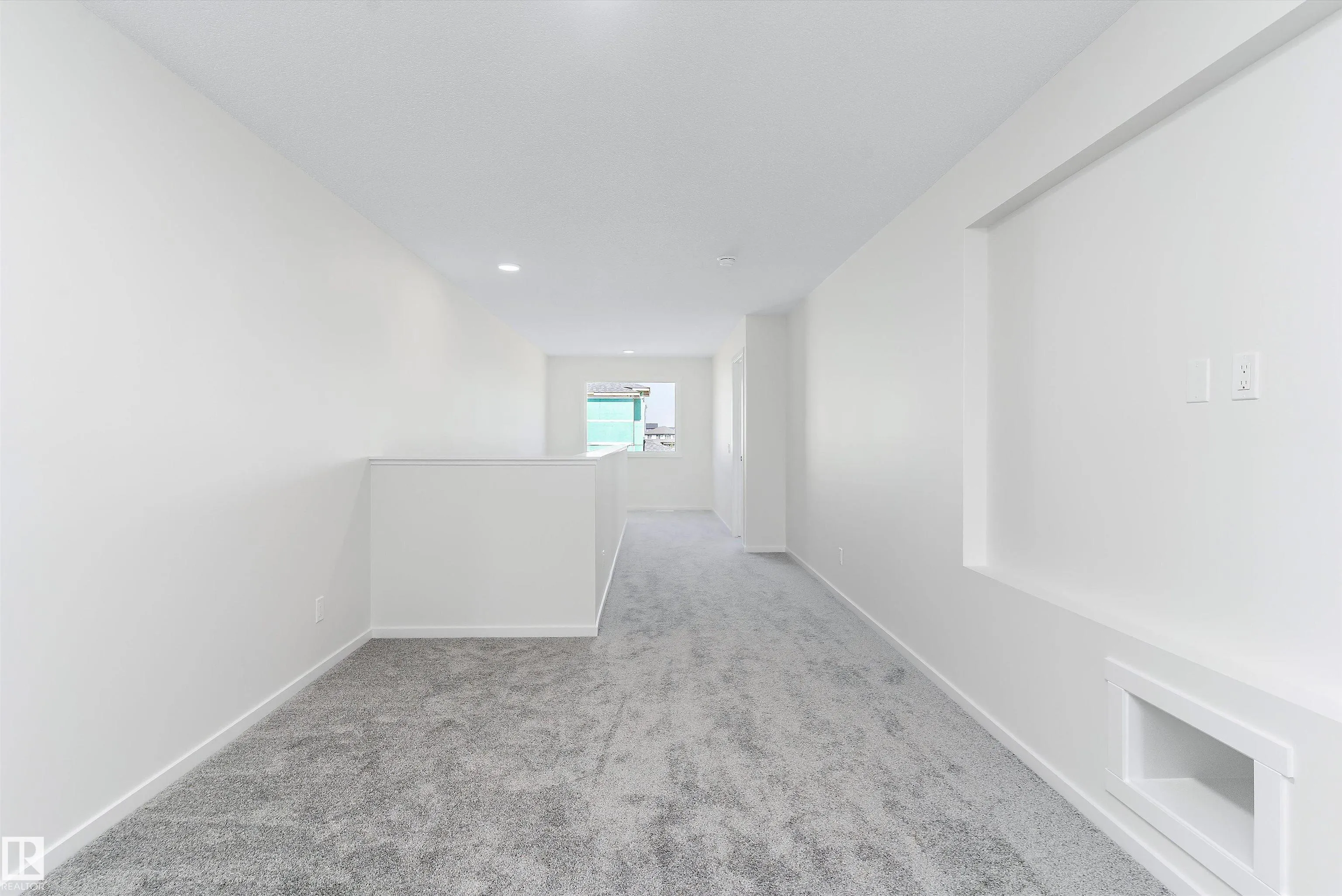 1113 Cristall Crescent