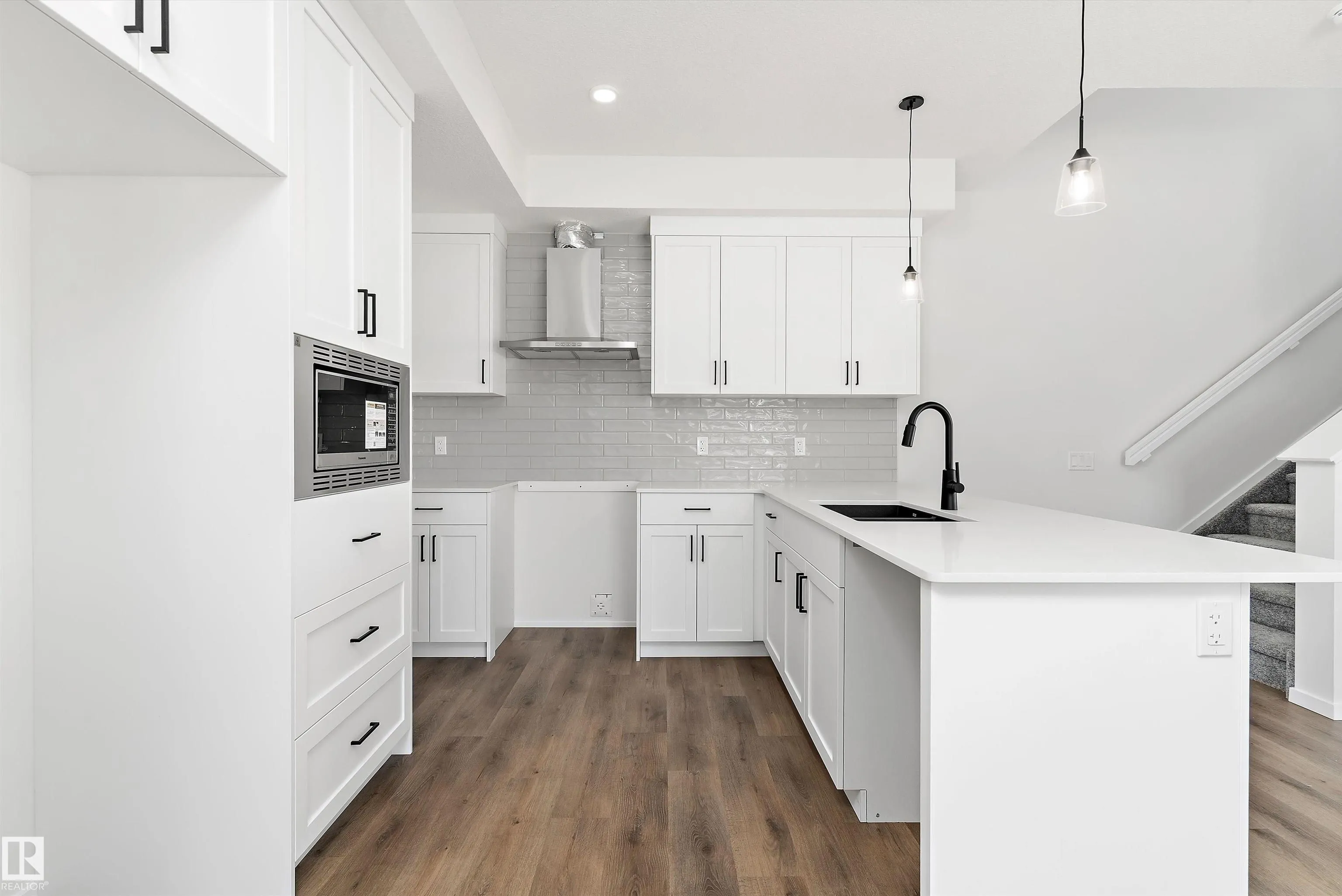1113 Cristall Crescent