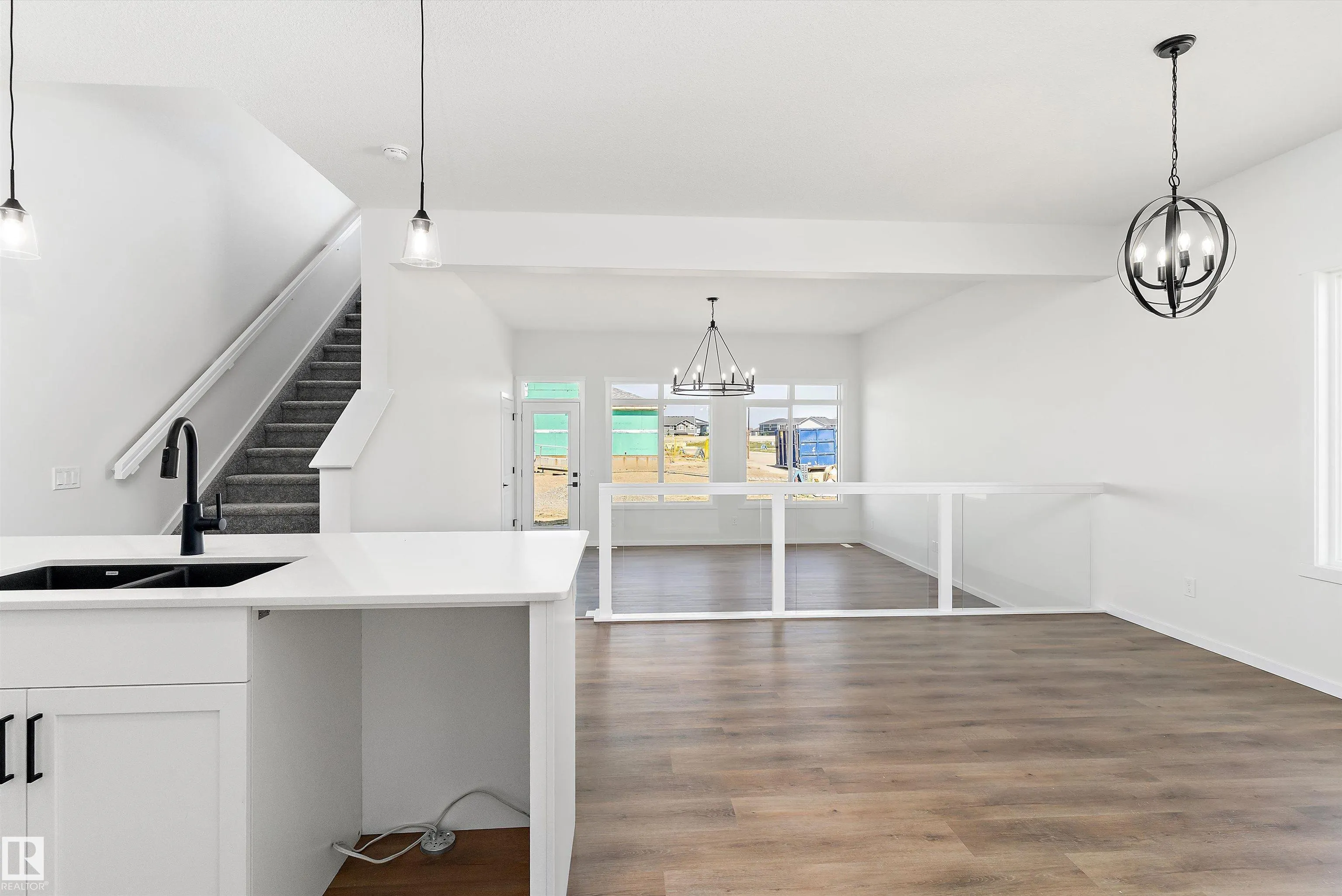 1113 Cristall Crescent