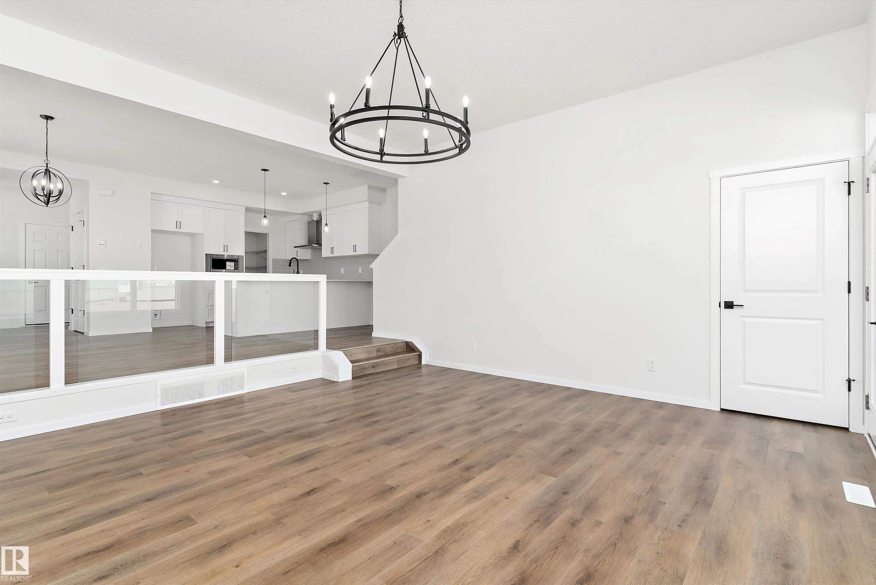 1113 Cristall Crescent