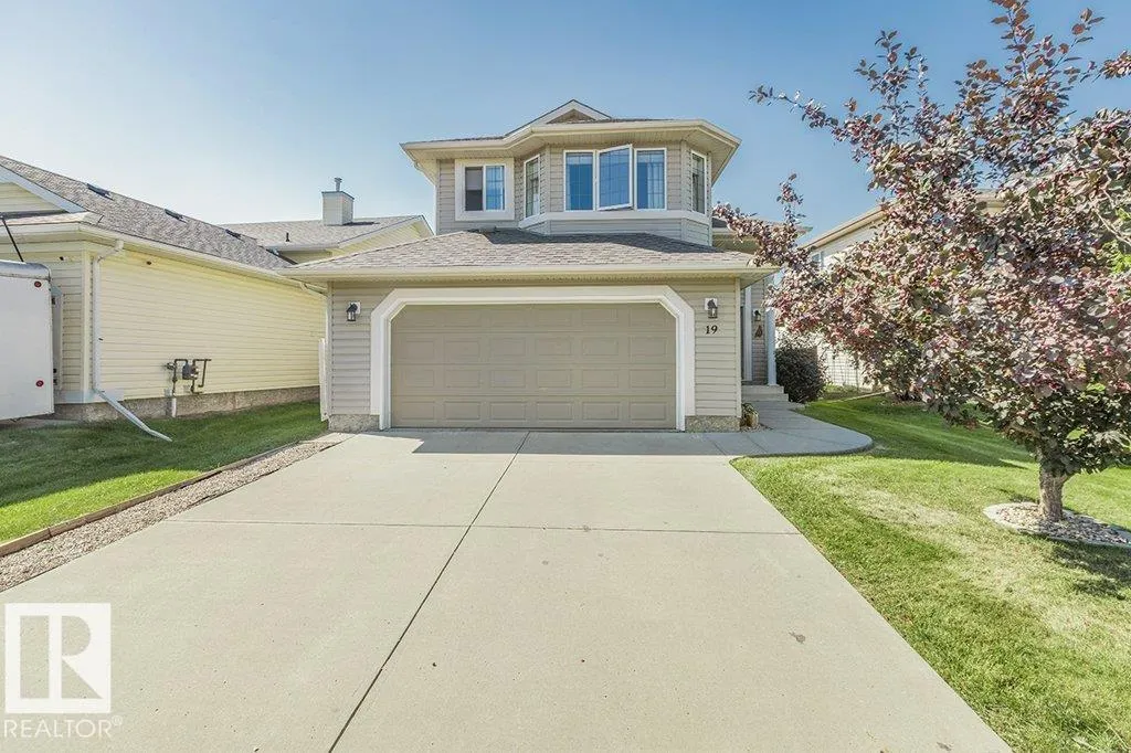 19 HILLDOWNS Drive