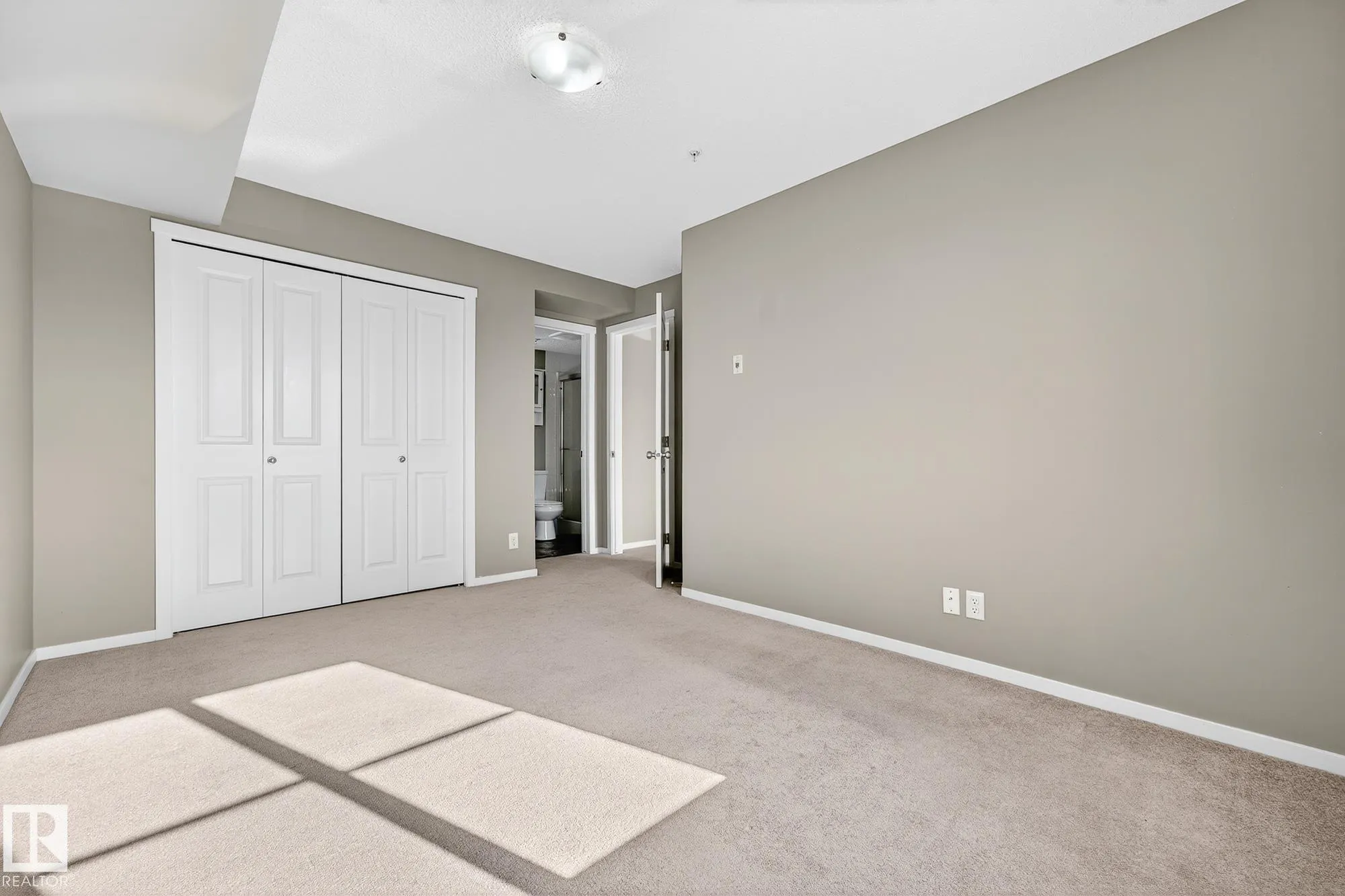 5810 MULLEN Place