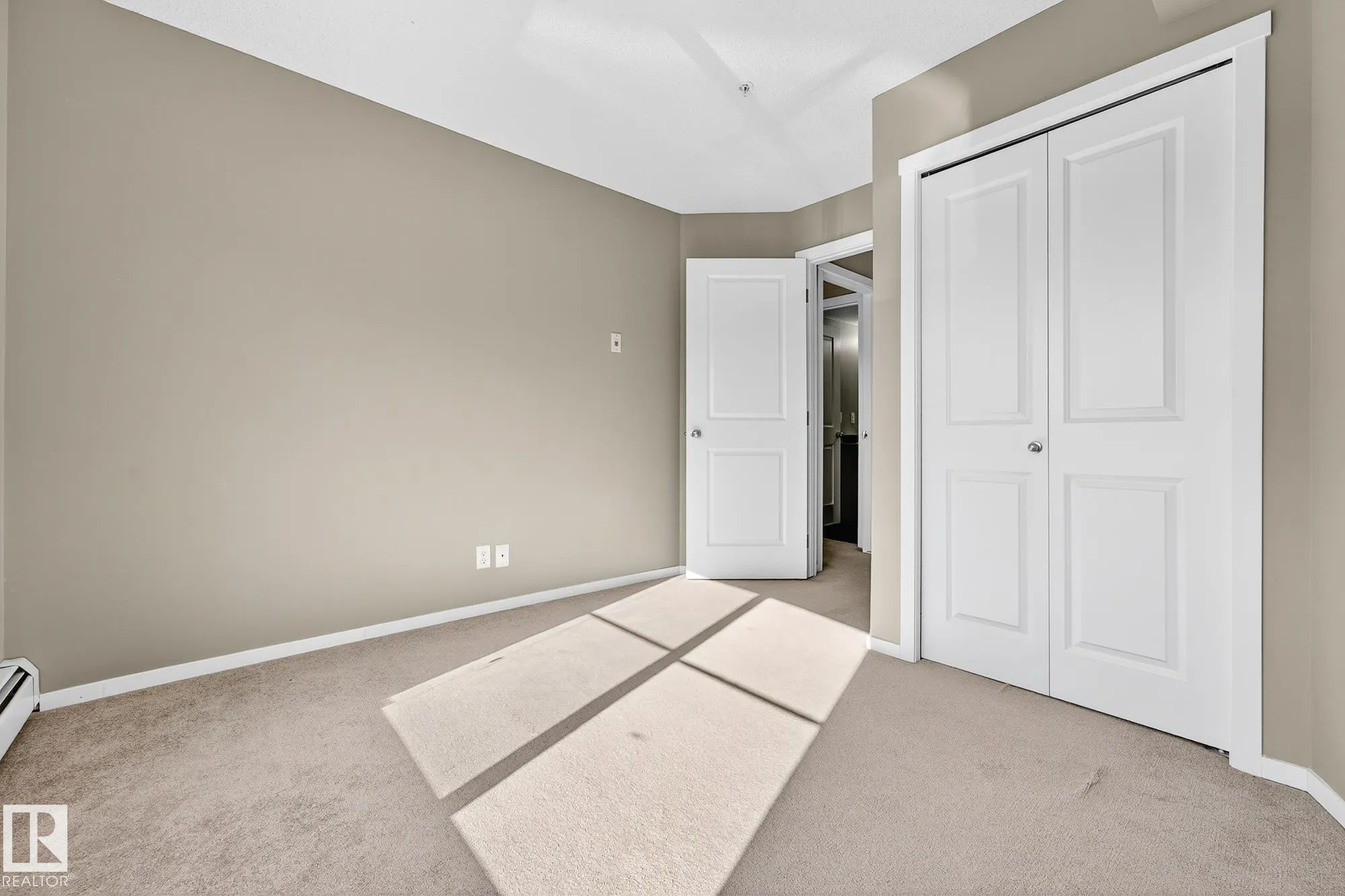 5810 MULLEN Place