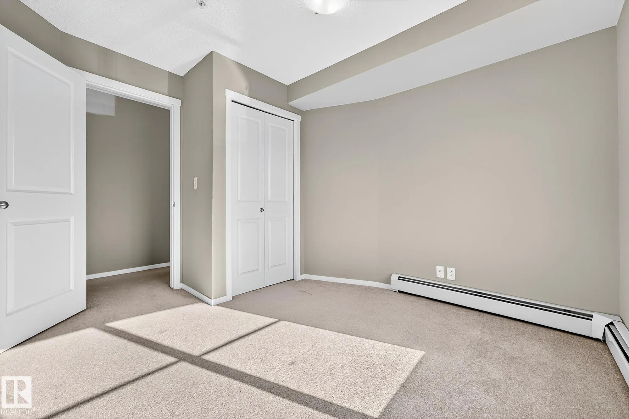 5810 MULLEN Place