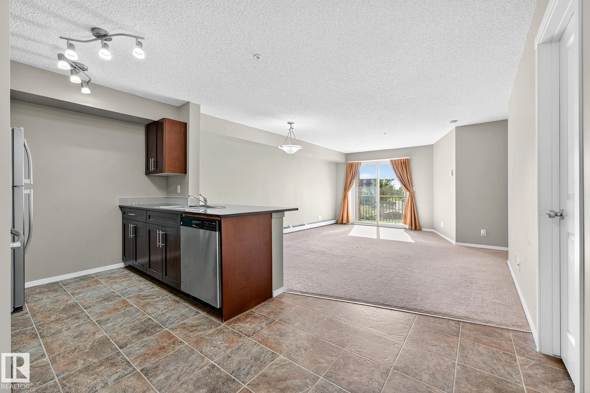 5810 MULLEN Place