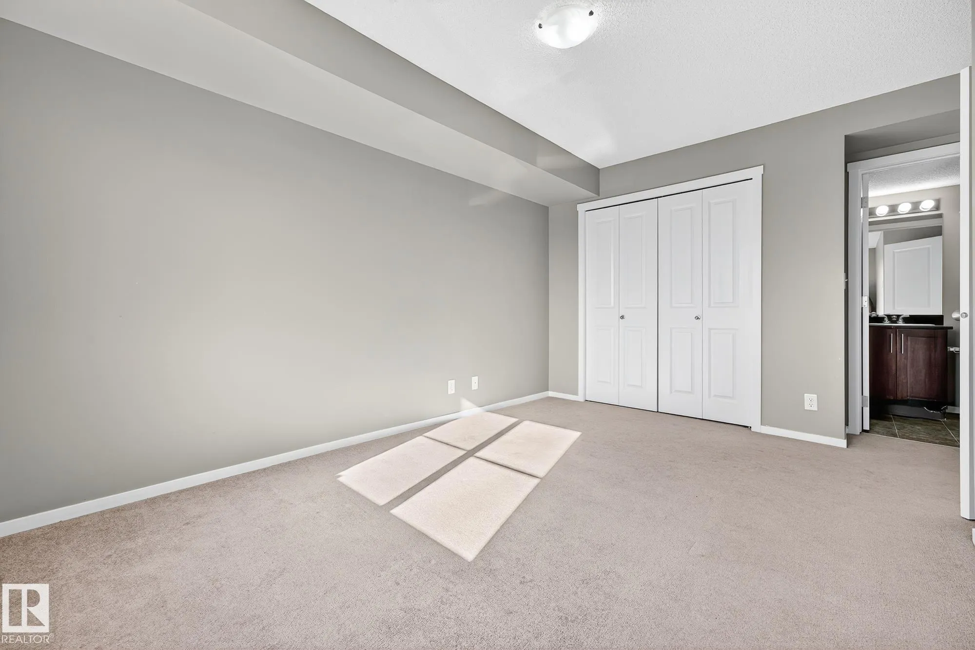 5810 MULLEN Place