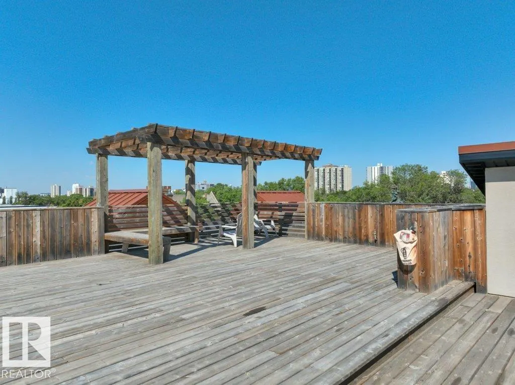 10006 83 Avenue