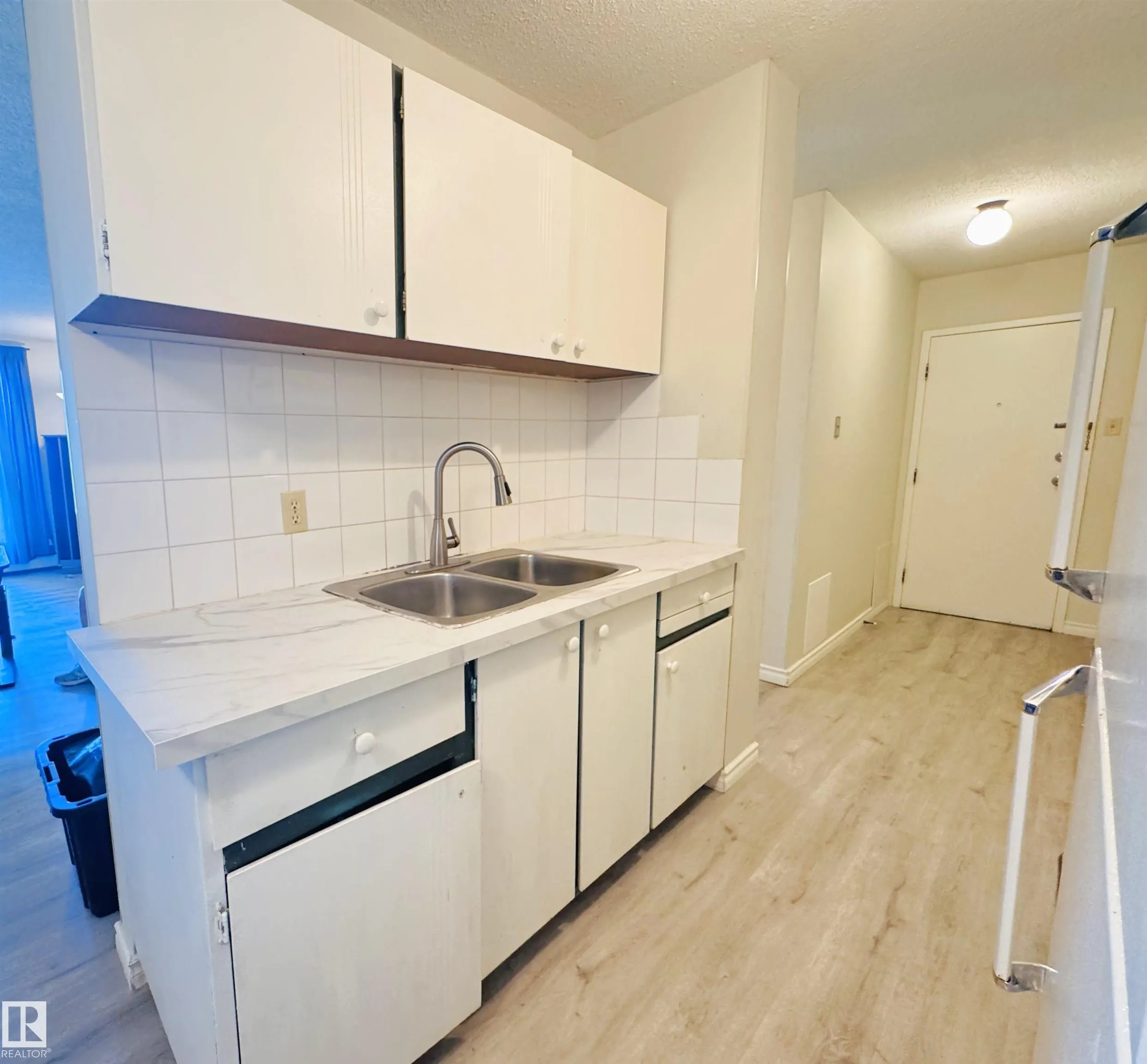 207 9028 JASPER Avenue