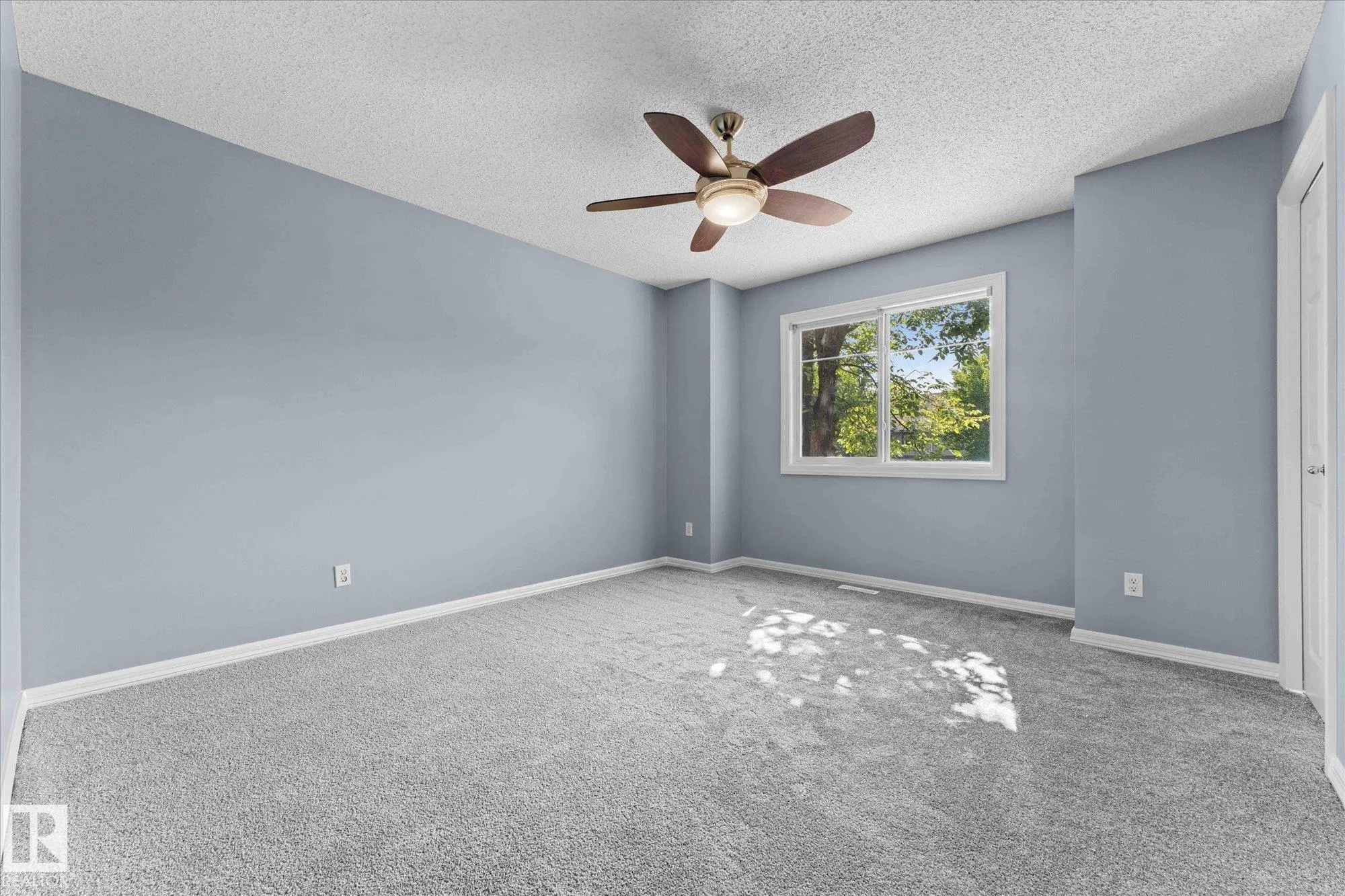 1404 HERMITAGE Road