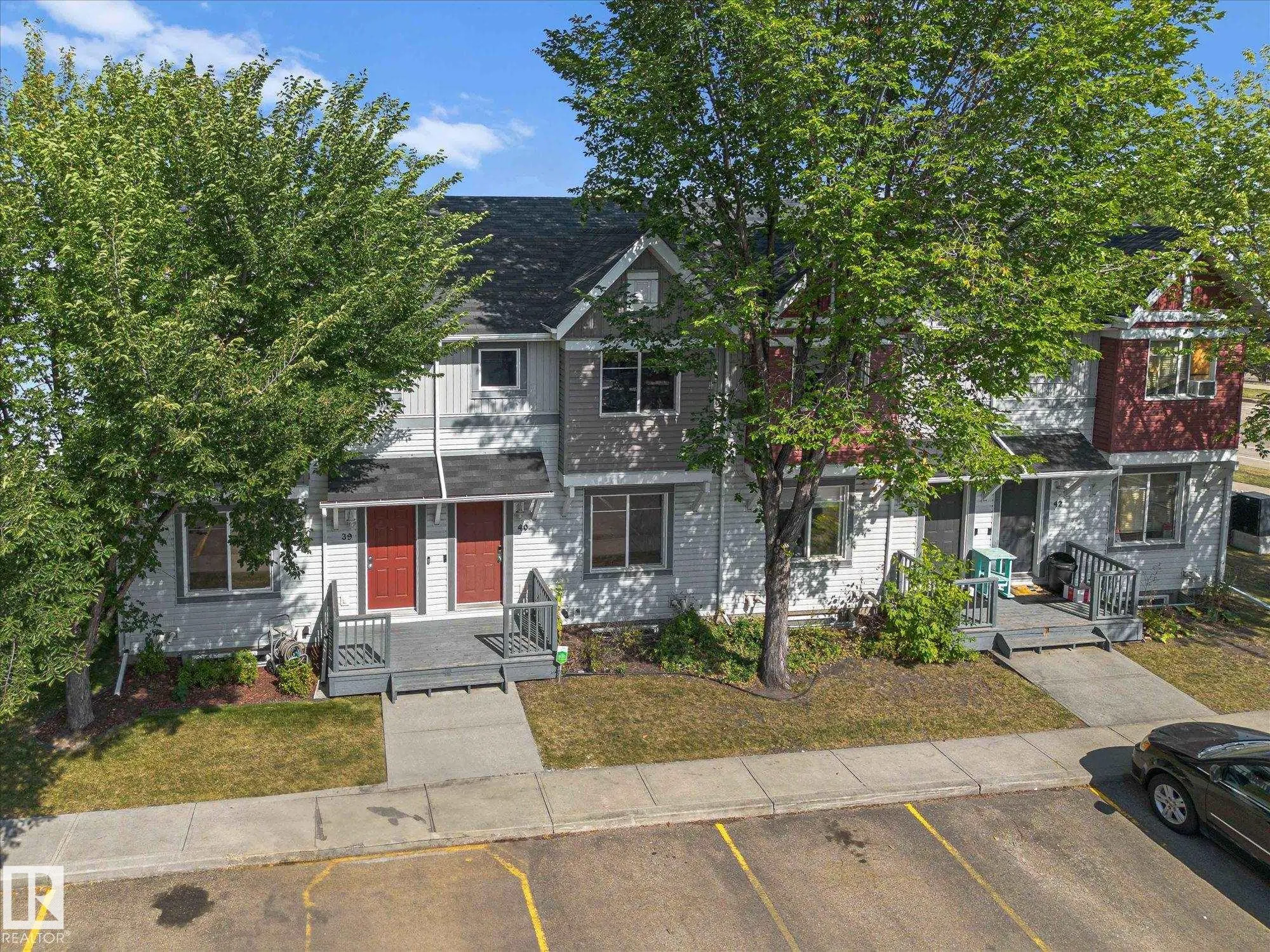 1404 HERMITAGE Road