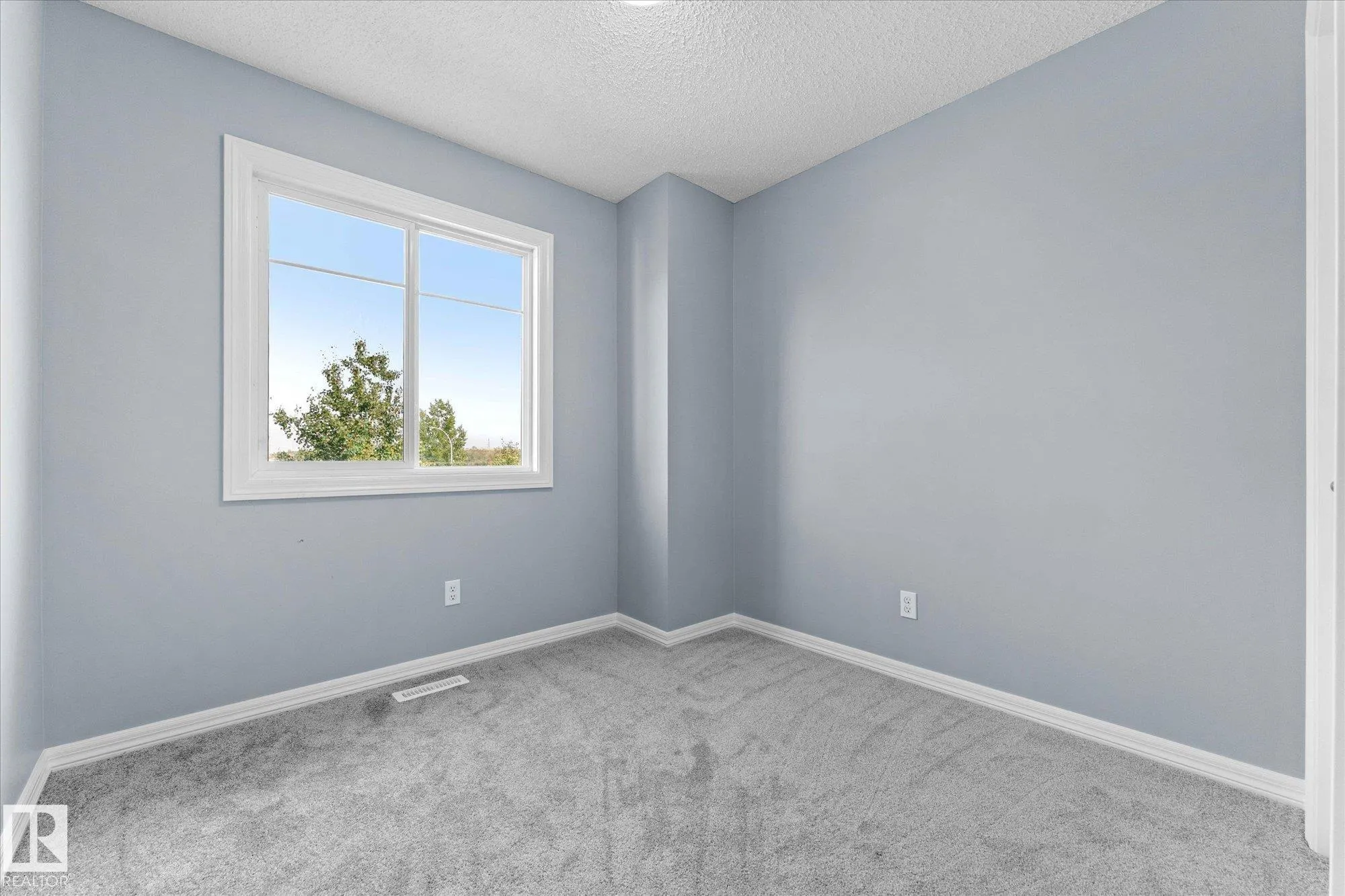 1404 HERMITAGE Road