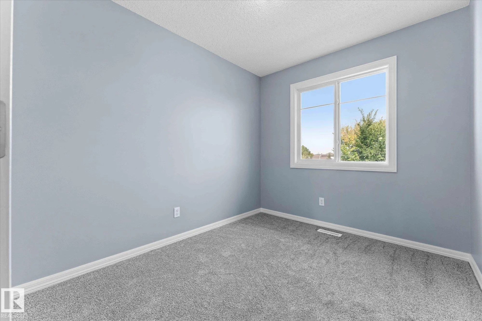 1404 HERMITAGE Road