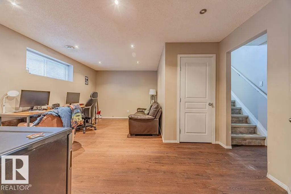 56 VIVIAN Way