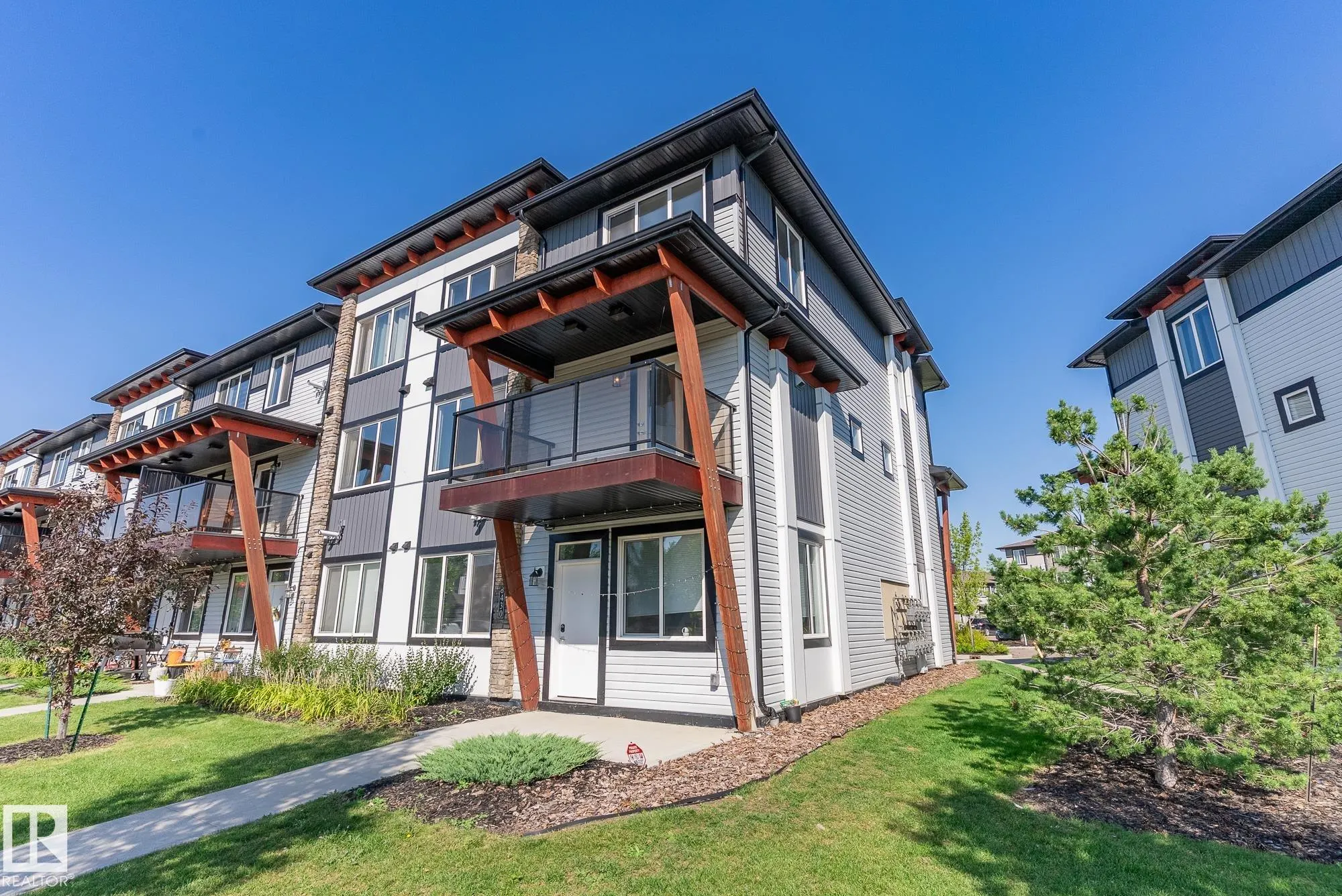 446 Allard Boulevard
