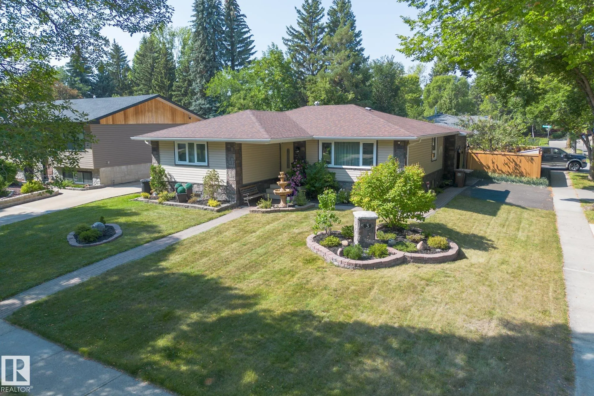 3 FALSTAFF Avenue