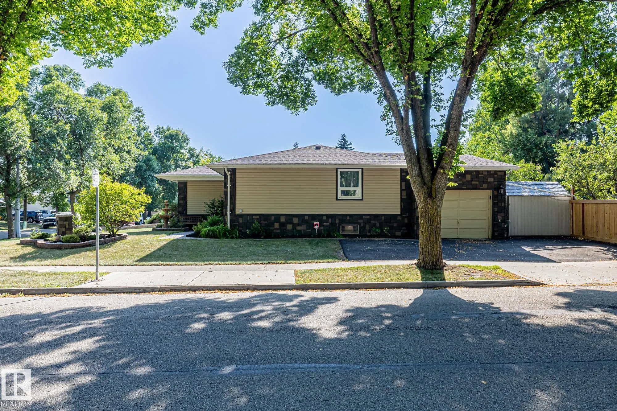 3 FALSTAFF Avenue