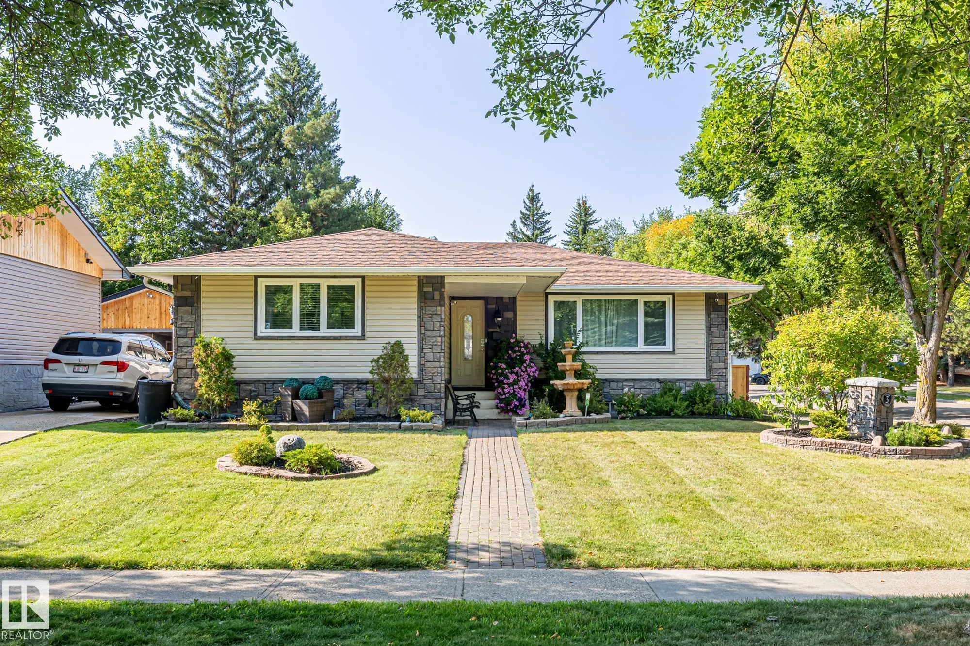 3 FALSTAFF Avenue