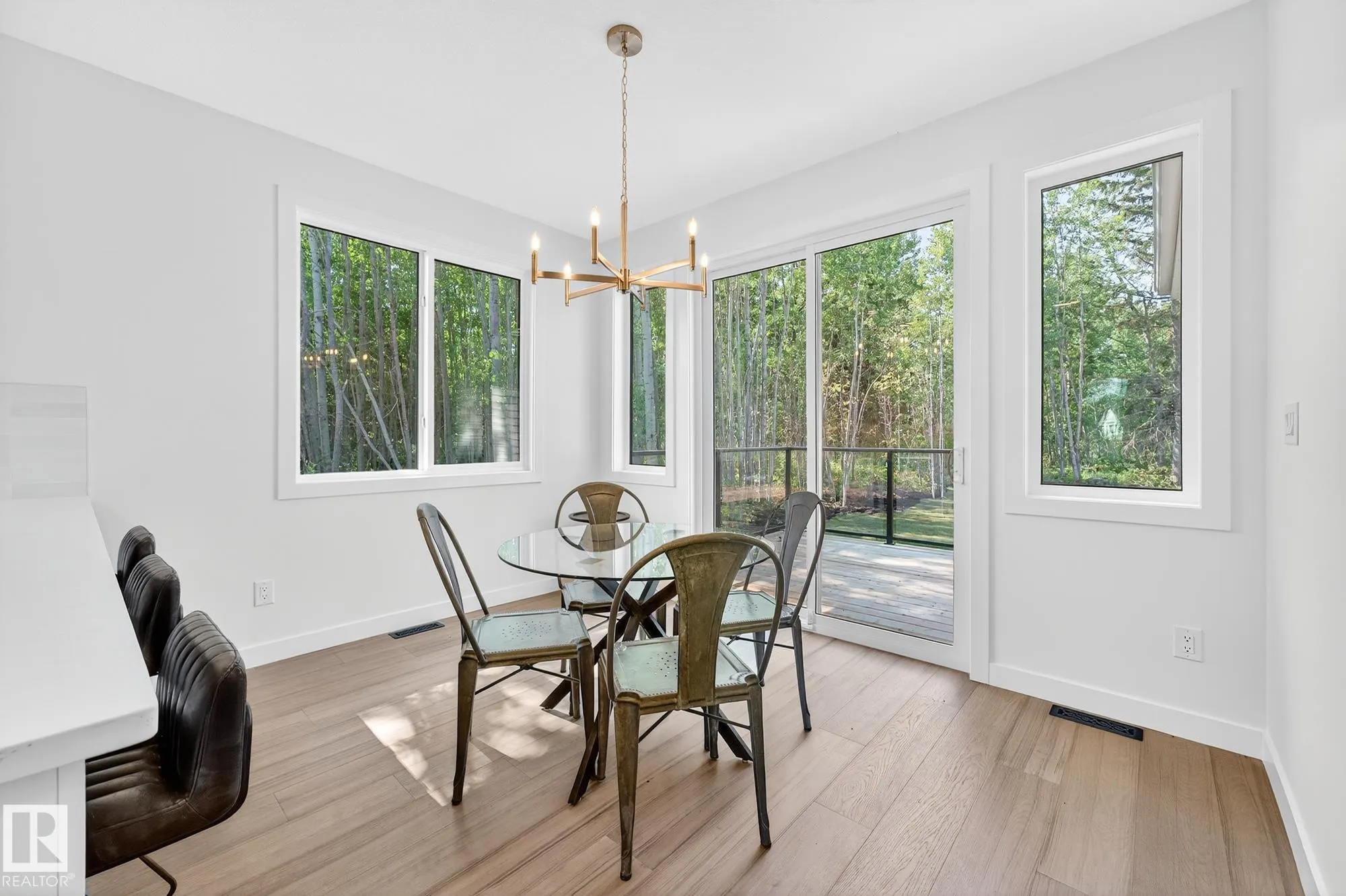 112 HERON POINT Close