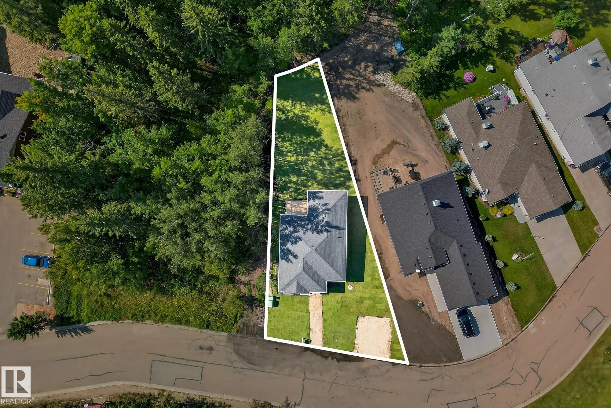 112 HERON POINT Close