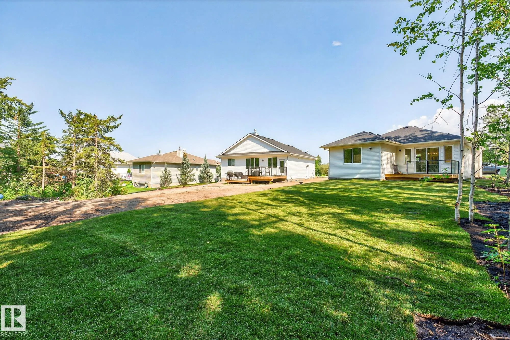 112 HERON POINT Close