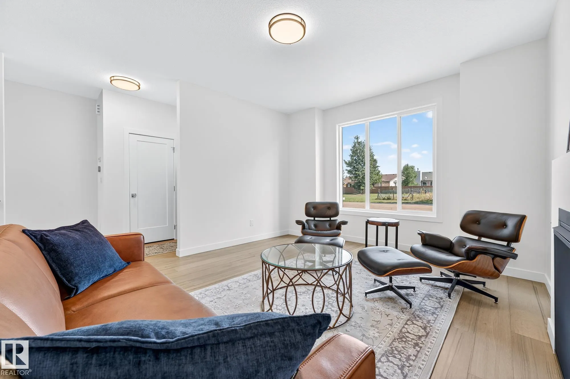 112 HERON POINT Close