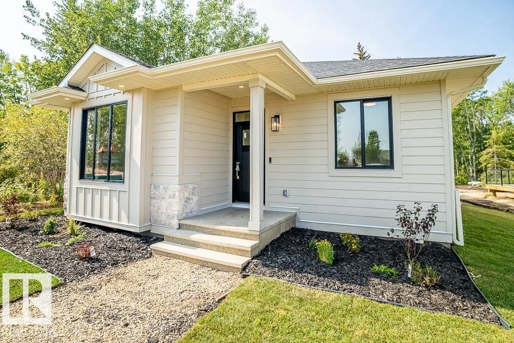 112 HERON POINT Close