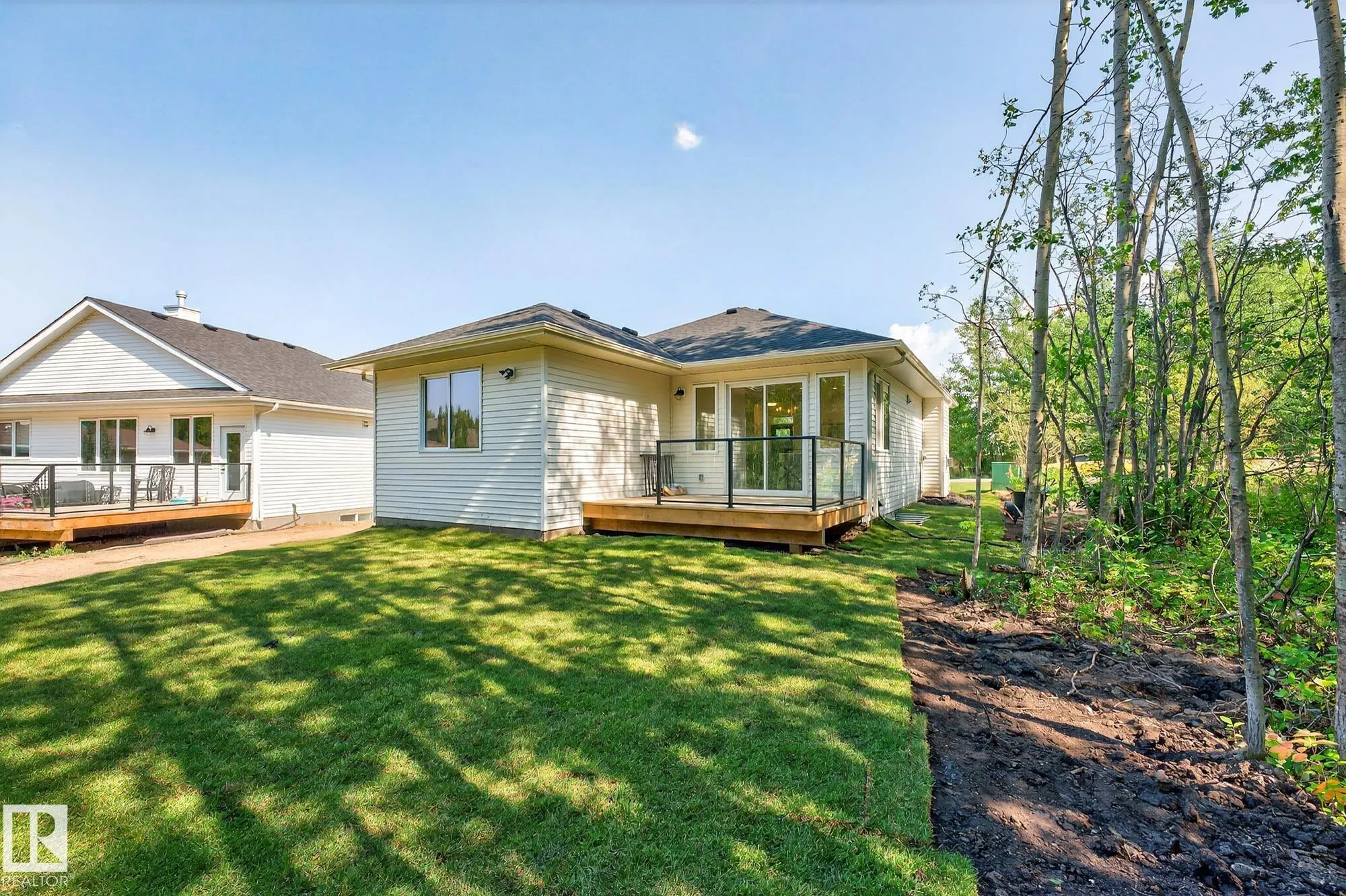 112 HERON POINT Close
