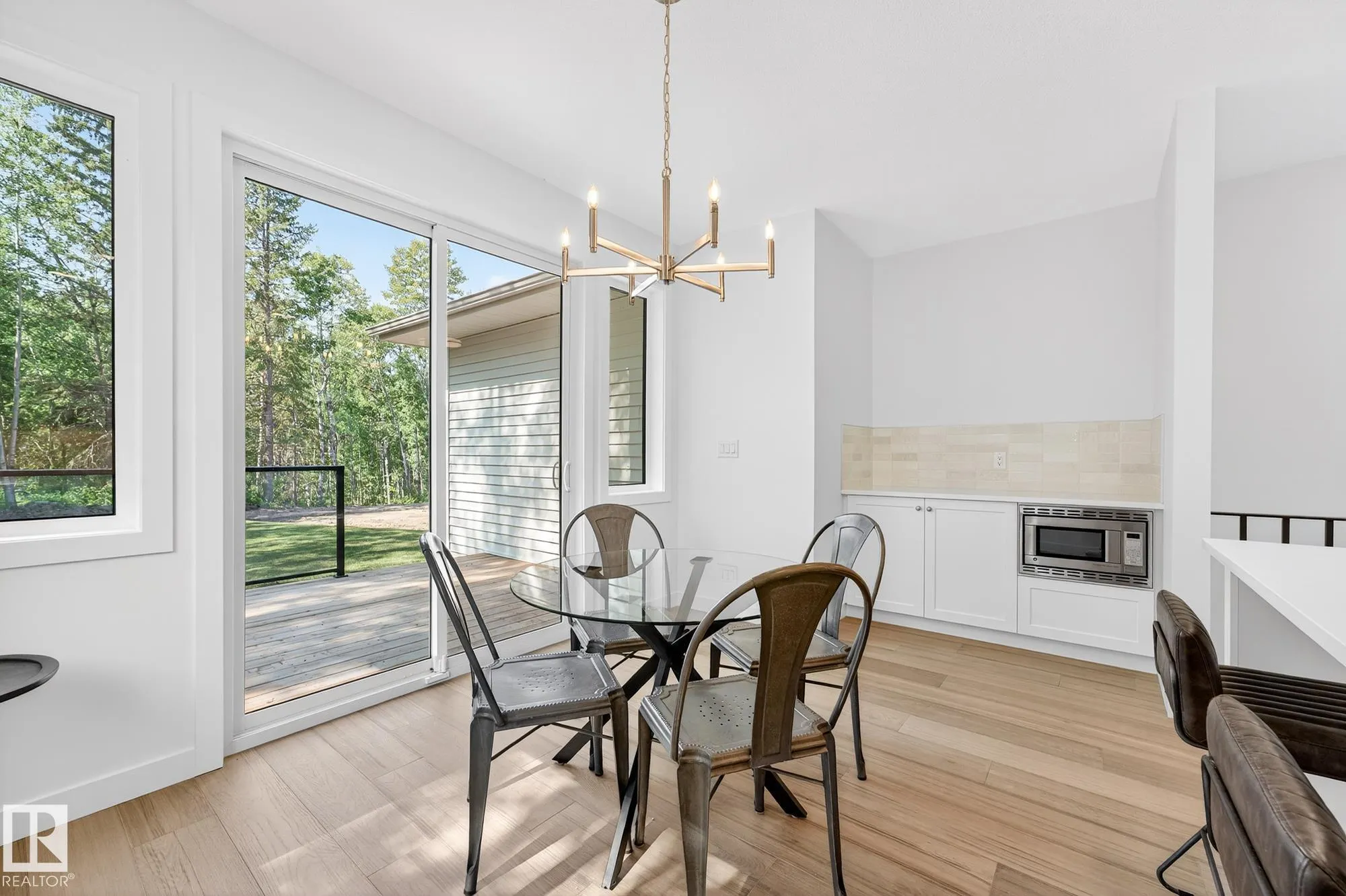 112 HERON POINT Close