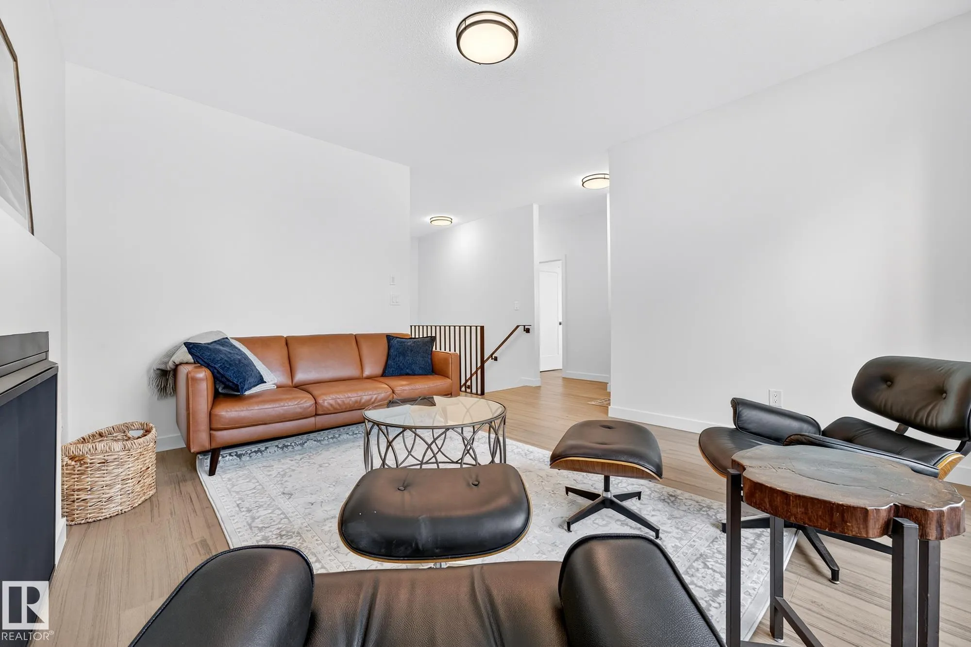 112 HERON POINT Close